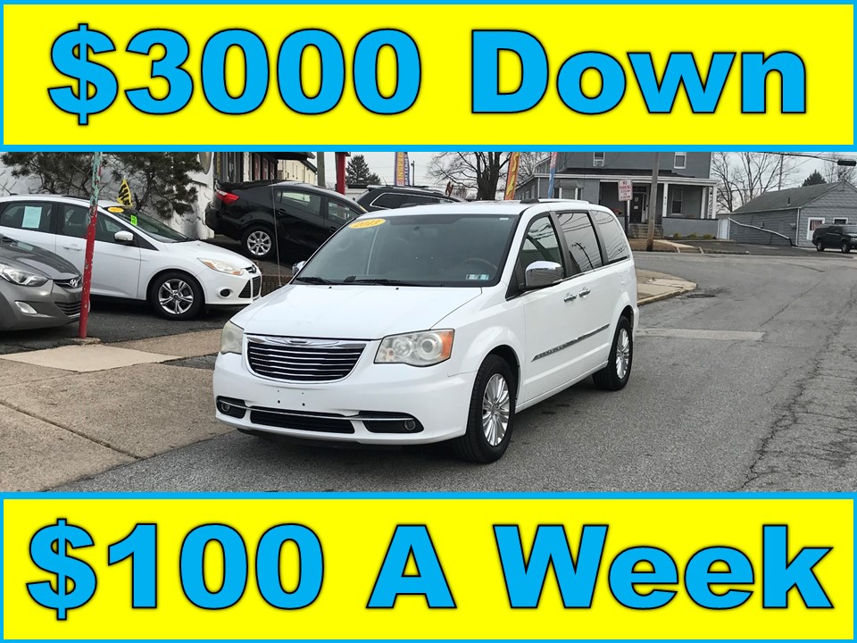 photo of 2013 Chrysler Town & Country Limited