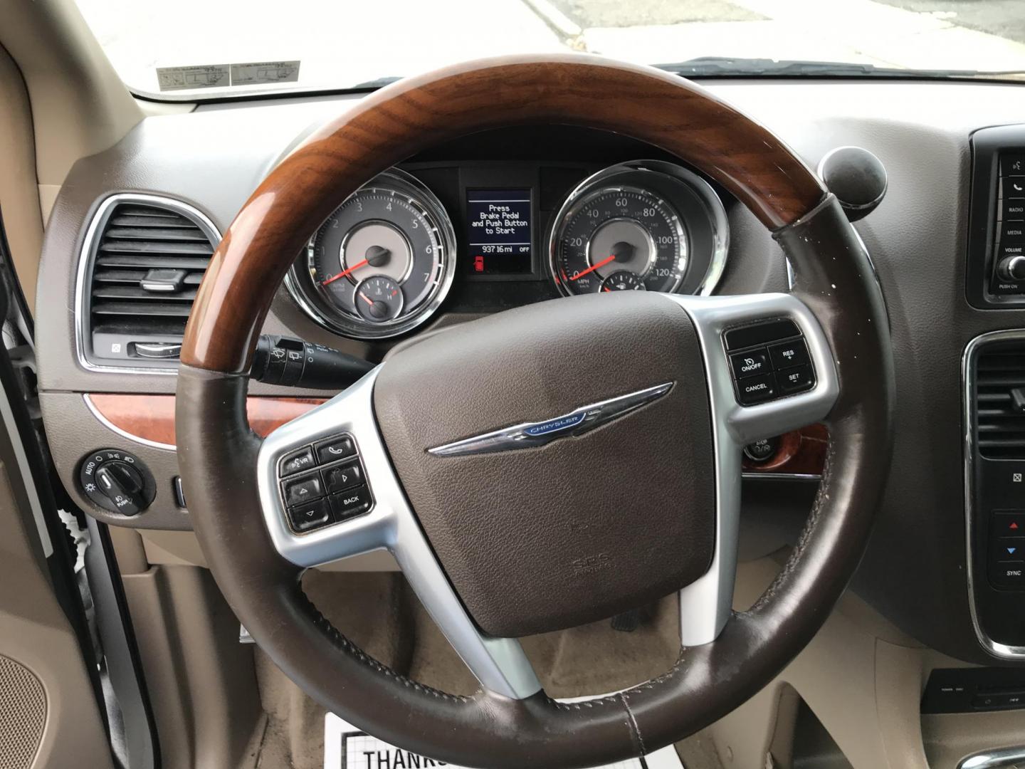 2013 White /Tan Chrysler Town & Country Limited (2C4RC1GG0DR) with an 3.6L V6 DOHC 24V engine, 6-Speed Automatic transmission, located at 577 Chester Pike, Prospect Park, PA, 19076, (610) 237-1015, 39.886154, -75.302338 - 2013 Chrysler Town & Country LIMITED: Only 93k miles, stow n' go seating, DVD player, backup camera, SUPER CLEAN, runs LIKE NEW! This vehicle comes inspected and has been given a bumper to bumper safety check. It is very clean, reliable, and well maintained. We offer a unique pay plan that is kno - Photo#11