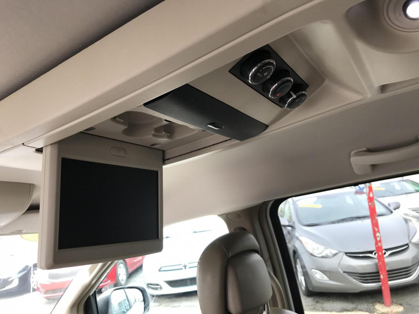 2013 White /Tan Chrysler Town & Country Limited (2C4RC1GG0DR) with an 3.6L V6 DOHC 24V engine, 6-Speed Automatic transmission, located at 577 Chester Pike, Prospect Park, PA, 19076, (610) 237-1015, 39.886154, -75.302338 - 2013 Chrysler Town & Country LIMITED: Only 93k miles, stow n' go seating, DVD player, backup camera, SUPER CLEAN, runs LIKE NEW! This vehicle comes inspected and has been given a bumper to bumper safety check. It is very clean, reliable, and well maintained. We offer a unique pay plan that is kno - Photo#20