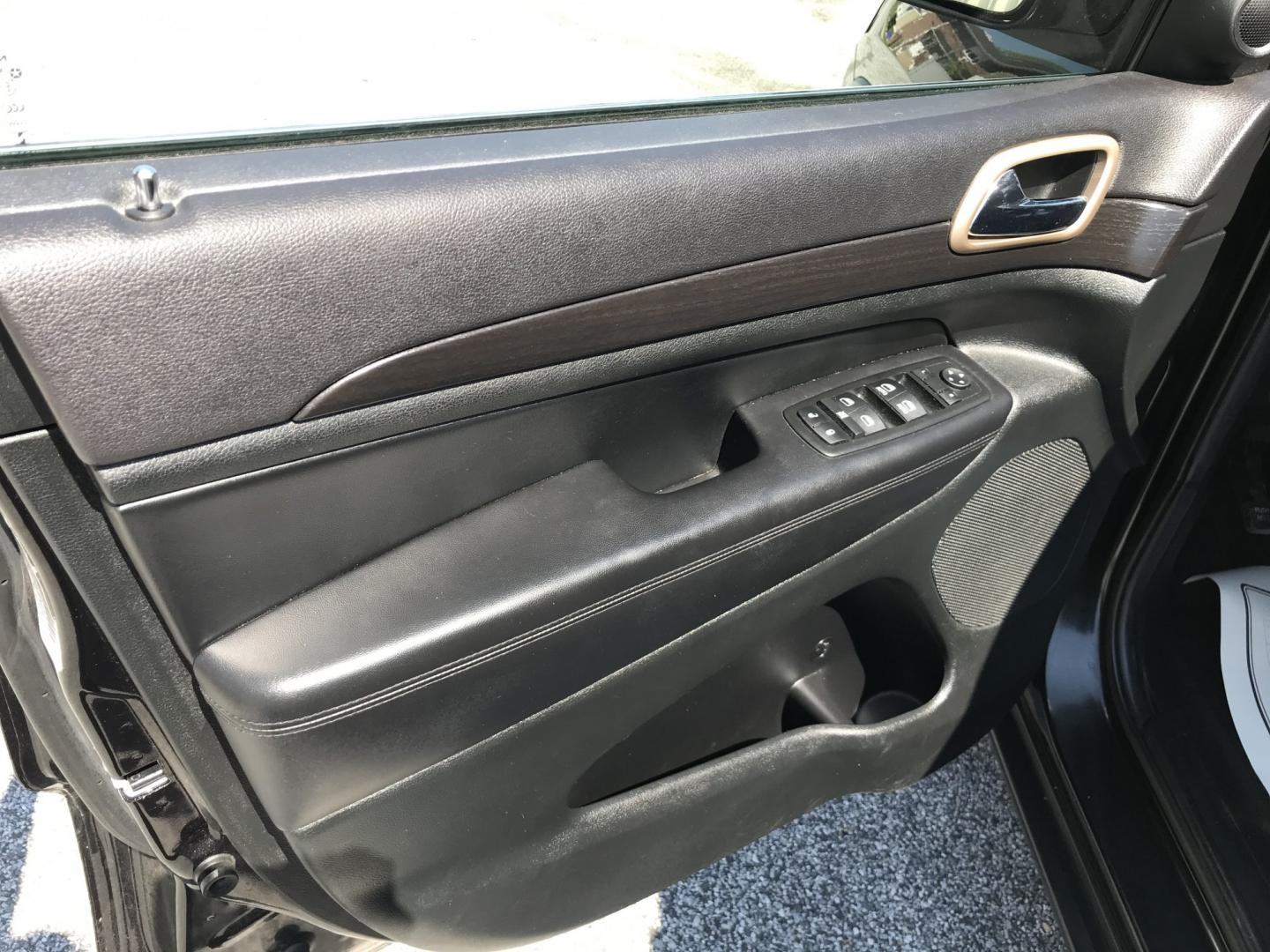 2014 Black /Black Jeep Grand Cherokee Laredo 4WD (1C4RJFAG7EC) with an 3.6L V6 DOHC 24V engine, 5-Speed Automatic transmission, located at 577 Chester Pike, Prospect Park, PA, 19076, (610) 237-1015, 39.886154, -75.302338 - 2014 Jeep Grand Cherokee Laredo 123k miles • New PA Inspection Example Financing: • $3,500 Down • $100 Weekly • $200 Bi-Weekly We finance our own vehicles. We do not obtain or review traditional consumer credit reports. Financing decisions are based on verified income, ability to repay- Photo#8