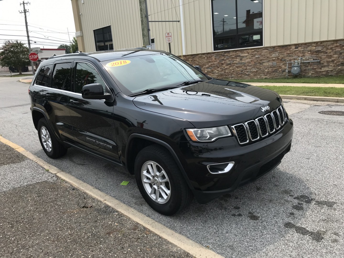 2018 Black /Black Jeep Grand Cherokee Laredo 4WD (1C4RJFAG5JC) with an 3.6L V6 DOHC 24V engine, 8A transmission, located at 577 Chester Pike, Prospect Park, PA, 19076, (610) 237-1015, 39.886154, -75.302338 - 2018 Jeep Grand Cherokee Laredo: 4x4, backup camera, new PA inspection, super clean, runs LIKE NEW! This vehicle comes inspected and has been given a bumper to bumper safety check. It is very clean, reliable, and well maintained. We offer a unique pay plan that is known for being the easiest and- Photo#3