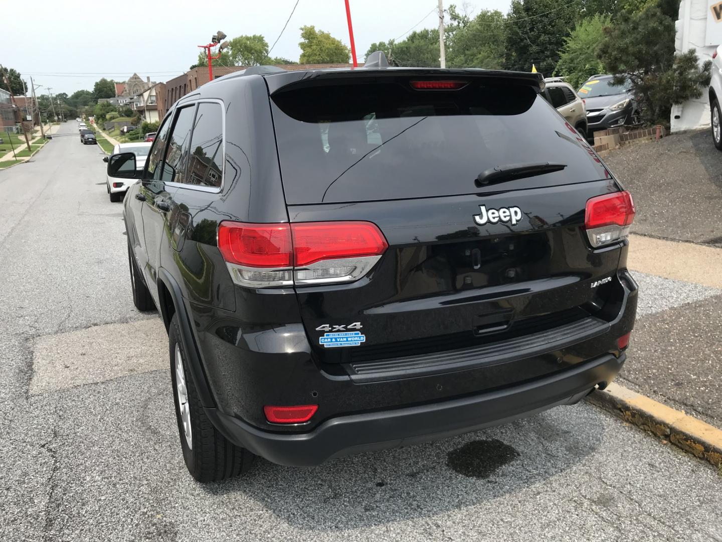 2018 Black /Black Jeep Grand Cherokee Laredo 4WD (1C4RJFAG5JC) with an 3.6L V6 DOHC 24V engine, 8A transmission, located at 577 Chester Pike, Prospect Park, PA, 19076, (610) 237-1015, 39.886154, -75.302338 - 2018 Jeep Grand Cherokee Laredo: 4x4, backup camera, new PA inspection, super clean, runs LIKE NEW! This vehicle comes inspected and has been given a bumper to bumper safety check. It is very clean, reliable, and well maintained. We offer a unique pay plan that is known for being the easiest and- Photo#5
