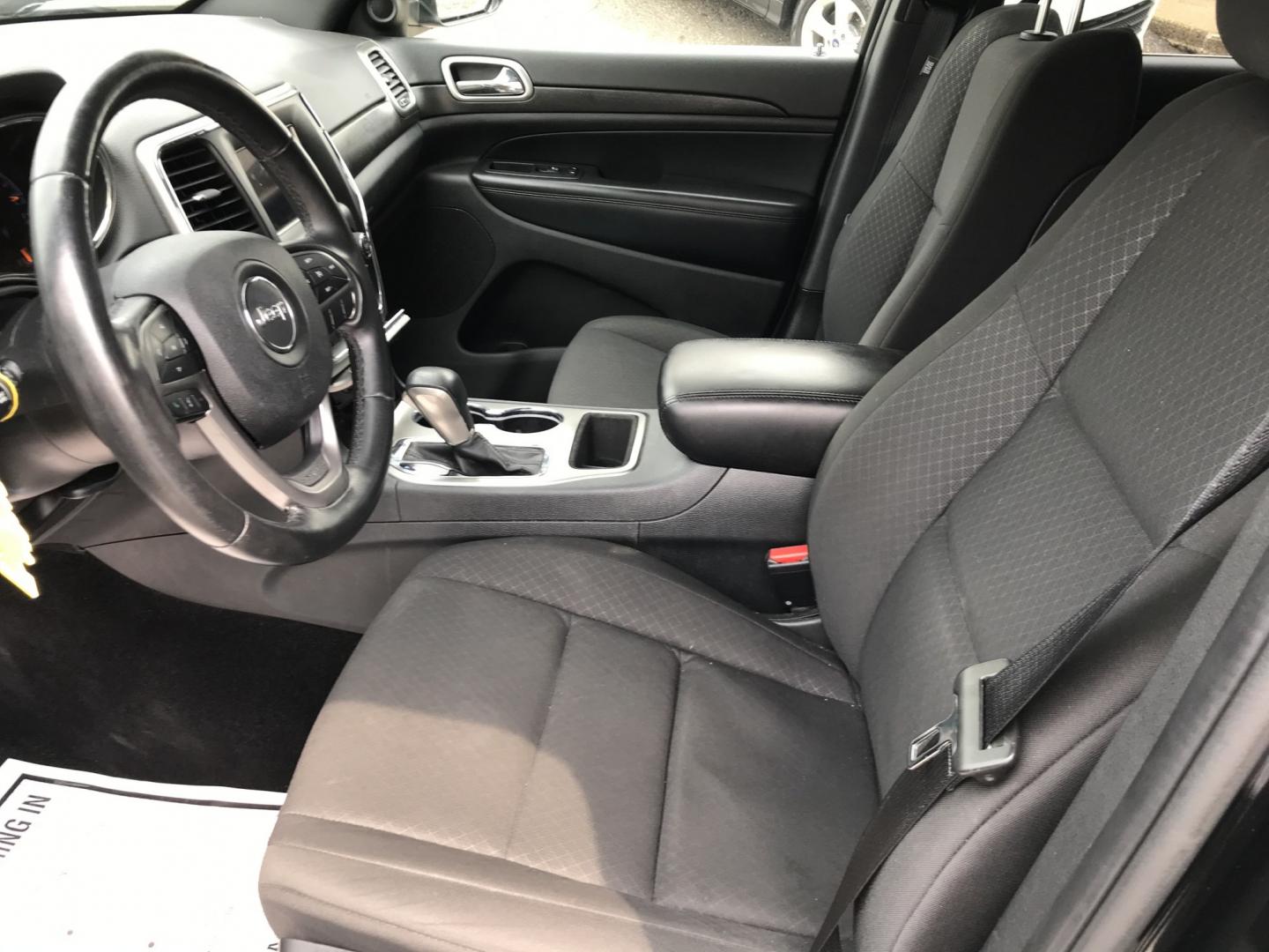 2018 Black /Black Jeep Grand Cherokee Laredo 4WD (1C4RJFAG5JC) with an 3.6L V6 DOHC 24V engine, 8A transmission, located at 577 Chester Pike, Prospect Park, PA, 19076, (610) 237-1015, 39.886154, -75.302338 - 2018 Jeep Grand Cherokee Laredo: 4x4, backup camera, new PA inspection, super clean, runs LIKE NEW! This vehicle comes inspected and has been given a bumper to bumper safety check. It is very clean, reliable, and well maintained. We offer a unique pay plan that is known for being the easiest and- Photo#9