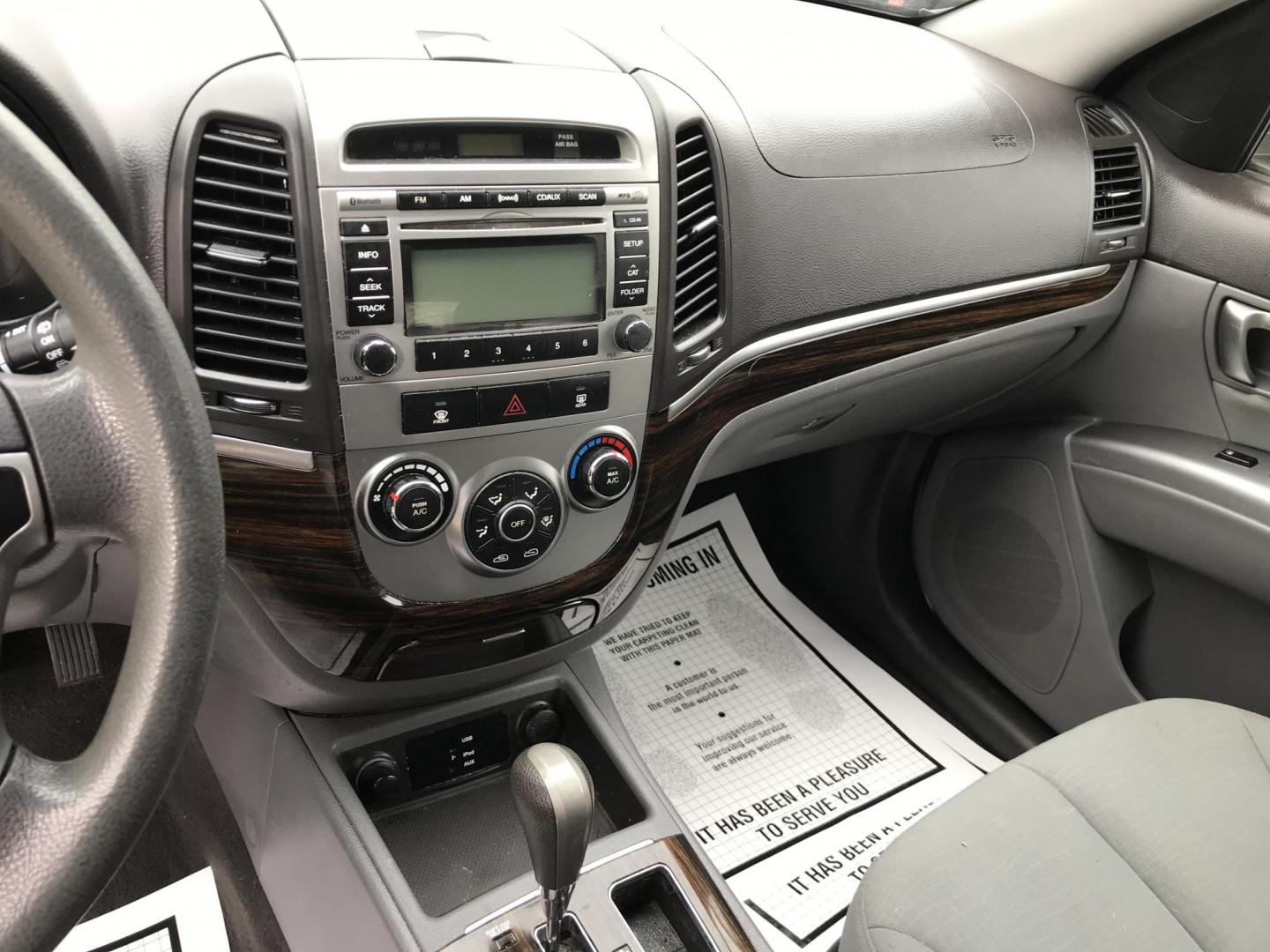 2012 Black /Gray Hyundai Santa Fe GLS 2.4 4WD (5XYZGDAB9CG) with an 2.4L L4 DOHC 16V engine, 6-Speed Automatic transmission, located at 577 Chester Pike, Prospect Park, PA, 19076, (610) 237-1015, 39.886154, -75.302338 - 2012 Hyundai Santa Fe GLS: Only 98k, 4x4, new PA inspection, SUPER CLEAN, runs LIKE NEW! This vehicle comes inspected and has been given a bumper to bumper safety check. It is very clean, reliable, and well maintained. We offer a unique pay plan that is known for being the easiest and fastest fin - Photo#11