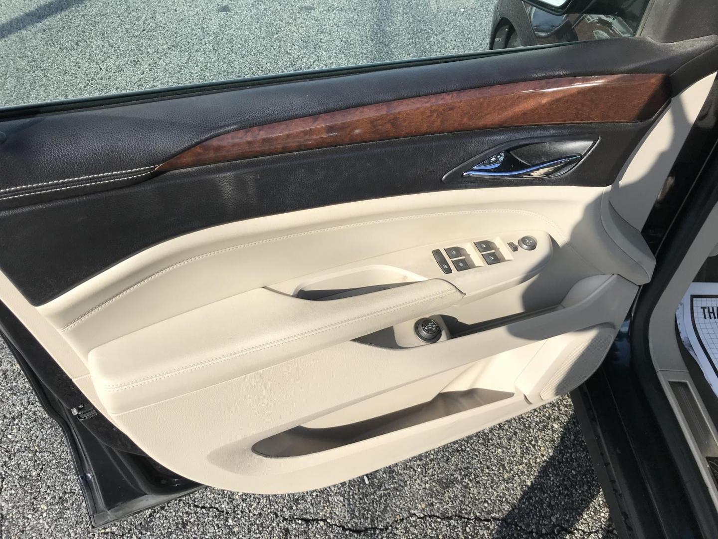 2011 Charcoal /Beige Cadillac SRX Luxury Collection AWD (3GYFNDEY7BS) with an 3.0L V6 DOHC 24V engine, 6-Speed Automatic transmission, located at 577 Chester Pike, Prospect Park, PA, 19076, (610) 237-1015, 39.886154, -75.302338 - 2011 Cadillac SRX Luxury Collection: Only 116k miles, sunroof, navigation system, backup camera, pop up screen radio, new PA inspection, SUPER CLEAN, runs LIKE NEW! This vehicle comes inspected and has been given a bumper to bumper safety check. It is very clean, reliable, and well maintained. We - Photo#9