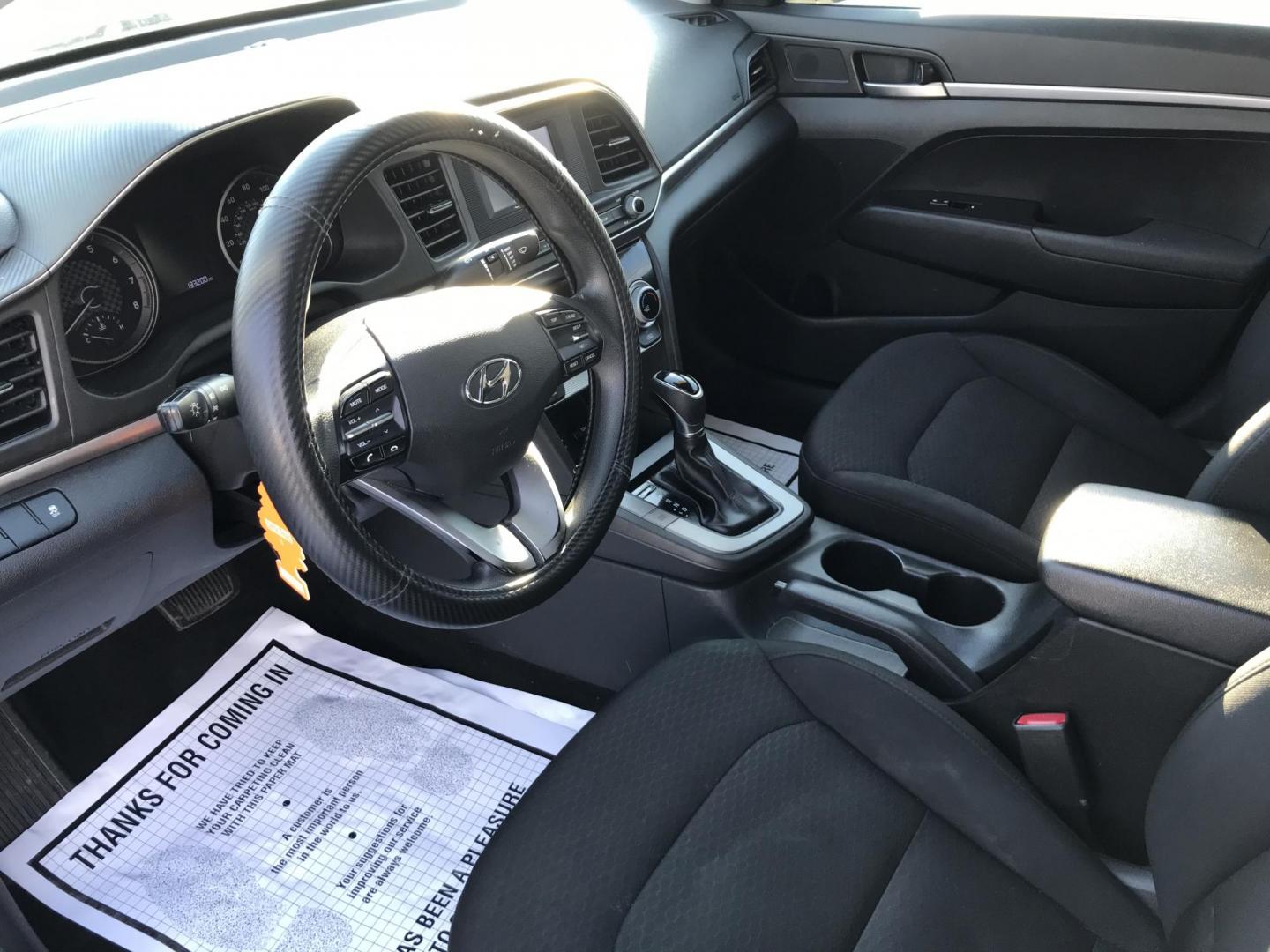 2019 White /Gray Hyundai Elantra SE 6AT (5NPD74LF8KH) with an 1.8L L4 DOHC 16V engine, 6A transmission, located at 577 Chester Pike, Prospect Park, PA, 19076, (610) 237-1015, 39.886154, -75.302338 - Photo#7