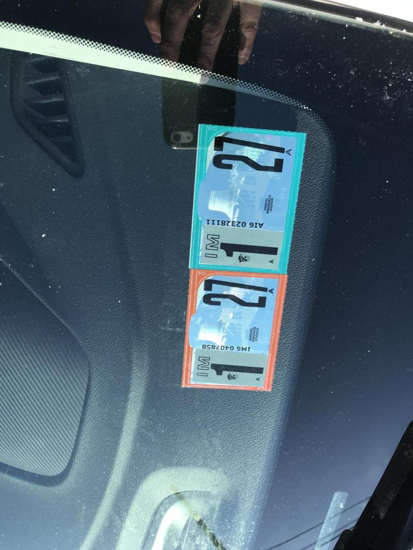 2019 White /Gray Hyundai Elantra SE 6AT (5NPD74LF8KH) with an 1.8L L4 DOHC 16V engine, 6A transmission, located at 577 Chester Pike, Prospect Park, PA, 19076, (610) 237-1015, 39.886154, -75.302338 - Photo#6