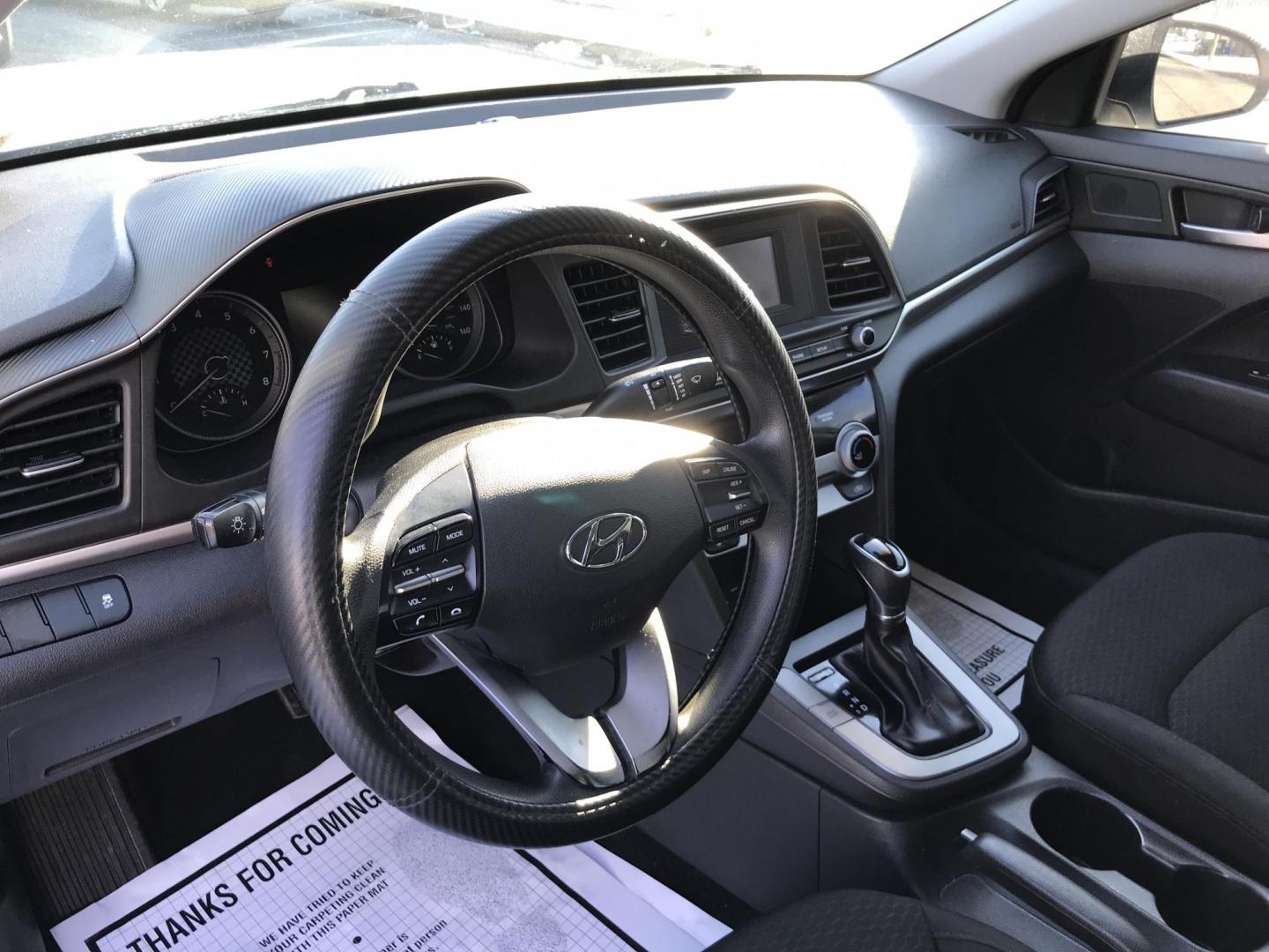 2019 White /Gray Hyundai Elantra SE 6AT (5NPD74LF8KH) with an 1.8L L4 DOHC 16V engine, 6A transmission, located at 577 Chester Pike, Prospect Park, PA, 19076, (610) 237-1015, 39.886154, -75.302338 - Photo#10