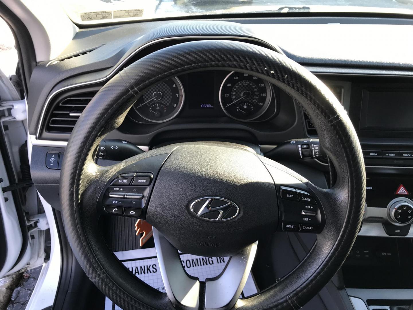 2019 White /Gray Hyundai Elantra SE 6AT (5NPD74LF8KH) with an 1.8L L4 DOHC 16V engine, 6A transmission, located at 577 Chester Pike, Prospect Park, PA, 19076, (610) 237-1015, 39.886154, -75.302338 - Photo#11