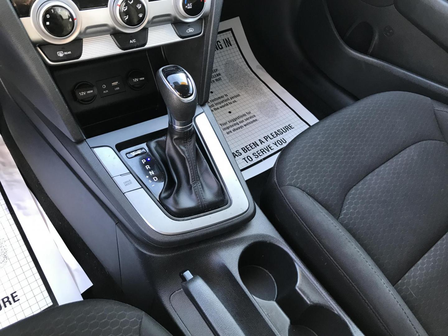 2019 White /Gray Hyundai Elantra SE 6AT (5NPD74LF8KH) with an 1.8L L4 DOHC 16V engine, 6A transmission, located at 577 Chester Pike, Prospect Park, PA, 19076, (610) 237-1015, 39.886154, -75.302338 - Photo#14