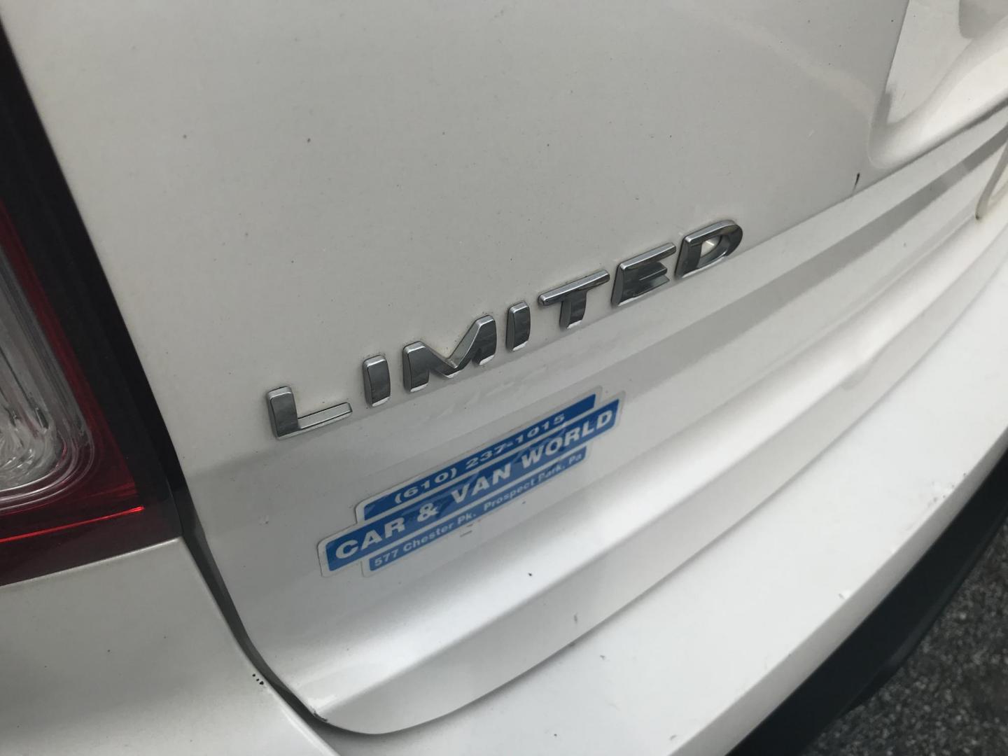 2015 White /Tan Ford Explorer Limited 4WD (1FM5K8F8XFG) with an 3.5L V6 DOHC 24V engine, 6-Speed Automatic transmission, located at 577 Chester Pike, Prospect Park, PA, 19076, (610) 237-1015, 39.886154, -75.302338 - Photo#6