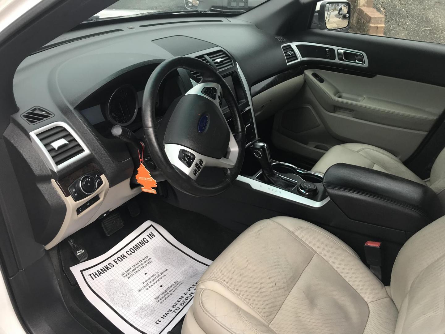 2015 White /Tan Ford Explorer Limited 4WD (1FM5K8F8XFG) with an 3.5L V6 DOHC 24V engine, 6-Speed Automatic transmission, located at 577 Chester Pike, Prospect Park, PA, 19076, (610) 237-1015, 39.886154, -75.302338 - Photo#8