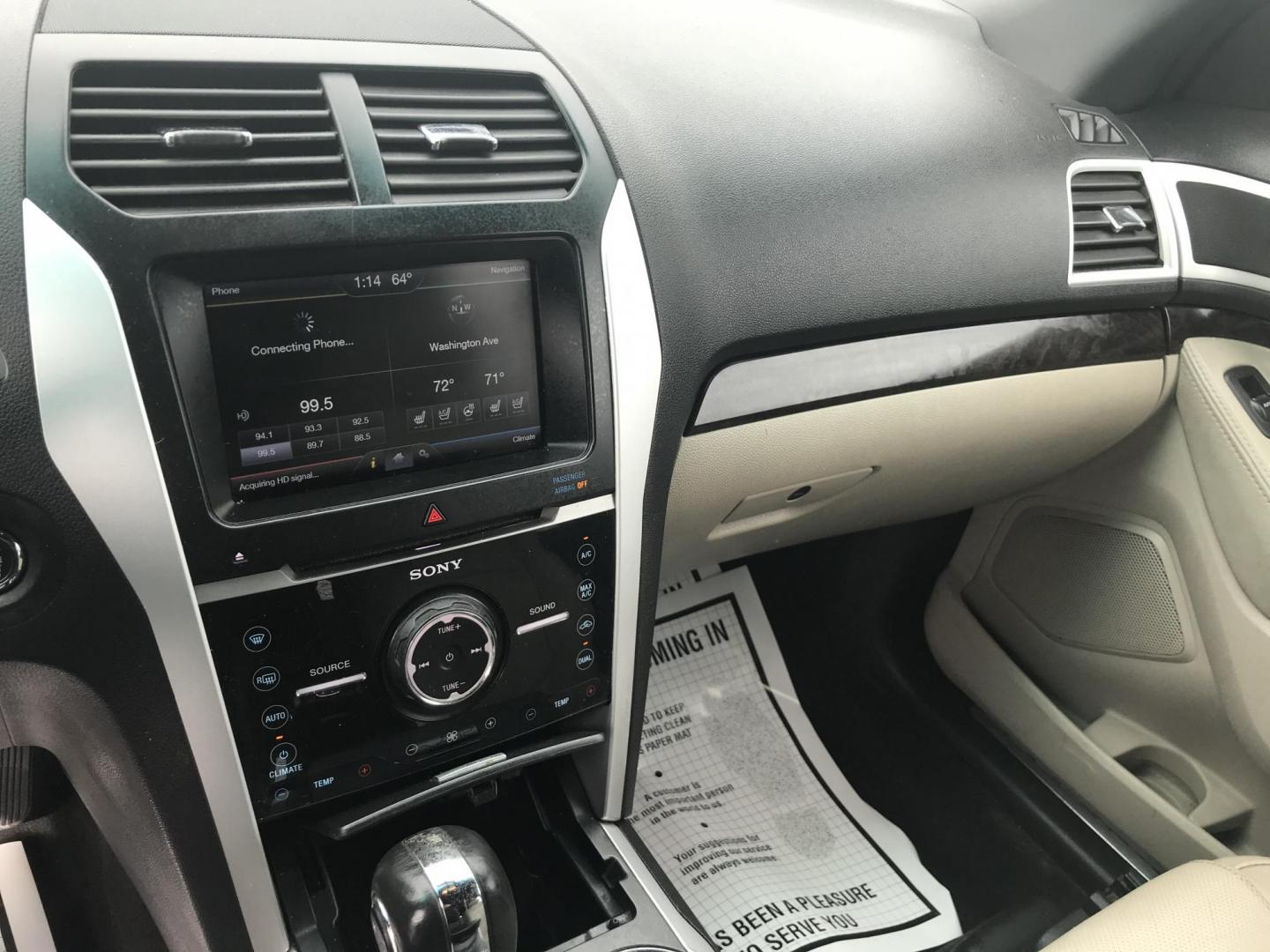 2015 White /Tan Ford Explorer Limited 4WD (1FM5K8F8XFG) with an 3.5L V6 DOHC 24V engine, 6-Speed Automatic transmission, located at 577 Chester Pike, Prospect Park, PA, 19076, (610) 237-1015, 39.886154, -75.302338 - Photo#13