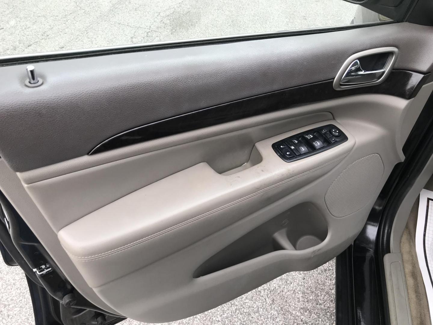 2012 Black /Tan Jeep Grand Cherokee Laredo 4WD (1C4RJFAGXCC) with an 3.6L V6 DOHC 24V engine, 5-Speed Automatic transmission, located at 577 Chester Pike, Prospect Park, PA, 19076, (610) 237-1015, 39.886154, -75.302338 - 2012 Jeep Grand Cherokee Laredo: Only 126k miles, sunroof, backup camera, new PA inspection, SUPER CLEAN, runs LIKE NEW! This vehicle comes inspected and has been given a bumper to bumper safety check. It is very clean, reliable, and well maintained. We offer a unique pay plan that is known for b - Photo#10