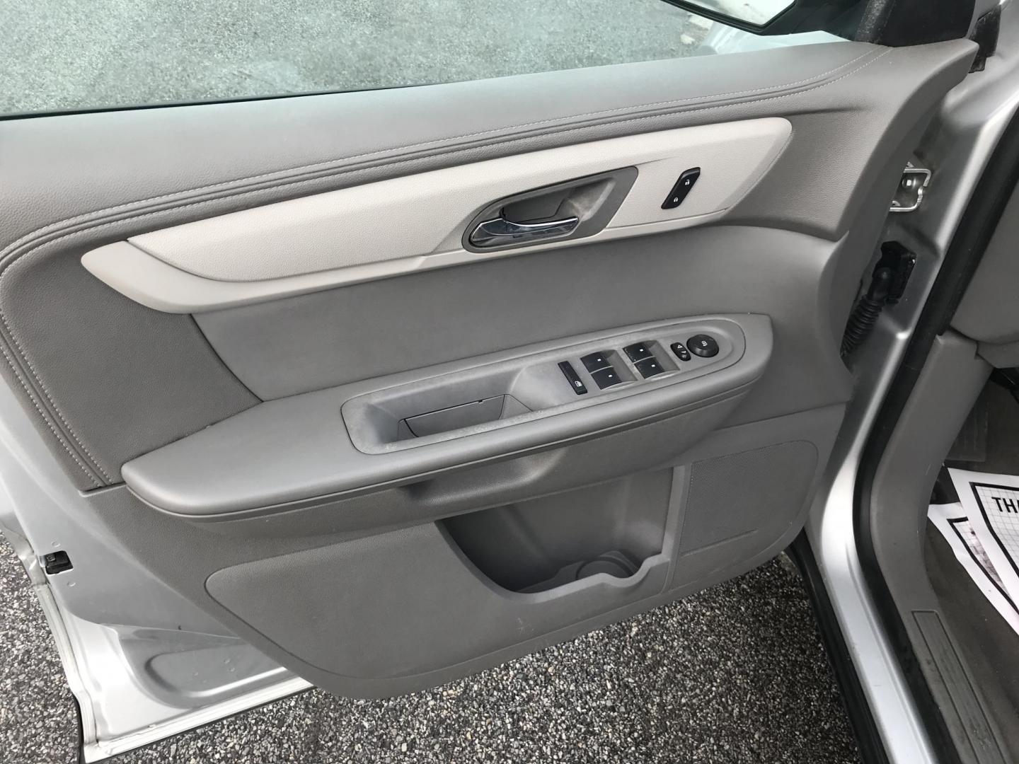 2014 Silver /Gray Chevrolet Traverse LS AWD w/PDC (1GNKVFED5EJ) with an 3.6L V6 DOHC 24V engine, 6-Speed Automatic transmission, located at 577 Chester Pike, Prospect Park, PA, 19076, (610) 237-1015, 39.886154, -75.302338 - 2014 Chevy Traverse: 3rd row seating, AWD, backup camera, new PA inspection, SUPER CLEAN, runs LIKE NEW! This vehicle comes inspected and has been given a bumper to bumper safety check. It is very clean, reliable, and well maintained. We offer a unique pay plan that is known for being the easiest - Photo#7