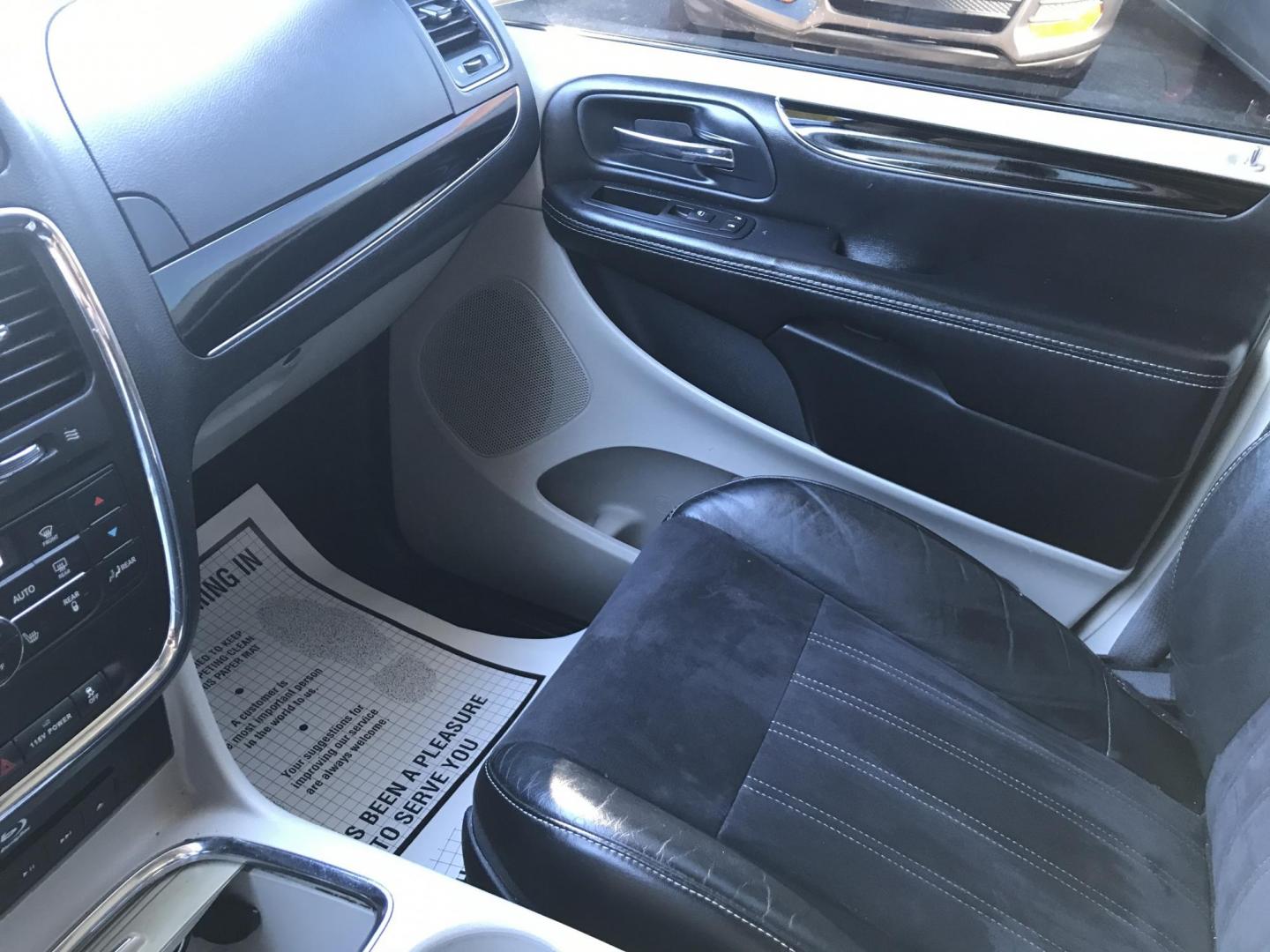 2014 Black /Black Chrysler Town & Country Touring-L (2C4RC1CG6ER) with an 3.6L V6 DOHC 24V engine, 6-Speed Automatic transmission, located at 577 Chester Pike, Prospect Park, PA, 19076, (610) 237-1015, 39.886154, -75.302338 - 2013 Chrysler Town & Country Touring L: DVD player, screen radio, backup camera, stow & go seating, new PA inspection, SUPER CLEAN, runs LIKE NEW! This vehicle comes inspected and has been given a bumper to bumper safety check. It is very clean, reliable, and well maintained. We offer a unique pa - Photo#12