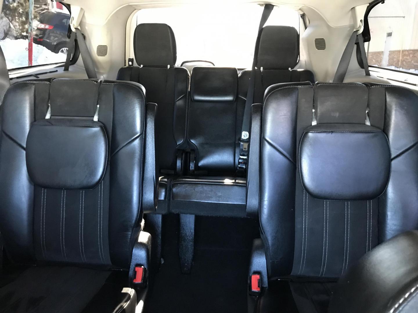 2014 Black /Black Chrysler Town & Country Touring-L (2C4RC1CG6ER) with an 3.6L V6 DOHC 24V engine, 6-Speed Automatic transmission, located at 577 Chester Pike, Prospect Park, PA, 19076, (610) 237-1015, 39.886154, -75.302338 - 2013 Chrysler Town & Country Touring L: DVD player, screen radio, backup camera, stow & go seating, new PA inspection, SUPER CLEAN, runs LIKE NEW! This vehicle comes inspected and has been given a bumper to bumper safety check. It is very clean, reliable, and well maintained. We offer a unique pa - Photo#14