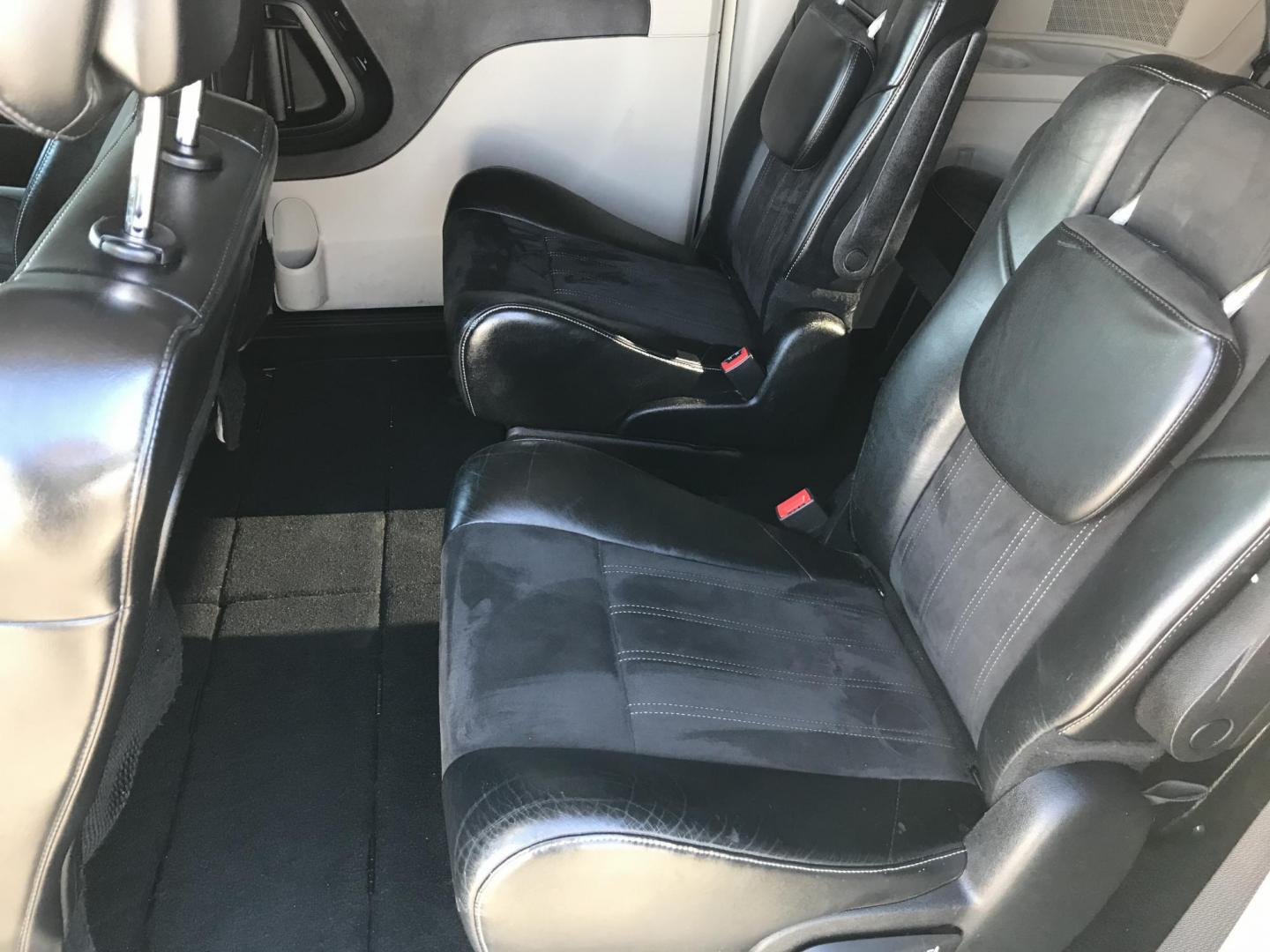 2014 Black /Black Chrysler Town & Country Touring-L (2C4RC1CG6ER) with an 3.6L V6 DOHC 24V engine, 6-Speed Automatic transmission, located at 577 Chester Pike, Prospect Park, PA, 19076, (610) 237-1015, 39.886154, -75.302338 - 2013 Chrysler Town & Country Touring L: DVD player, screen radio, backup camera, stow & go seating, new PA inspection, SUPER CLEAN, runs LIKE NEW! This vehicle comes inspected and has been given a bumper to bumper safety check. It is very clean, reliable, and well maintained. We offer a unique pa - Photo#15