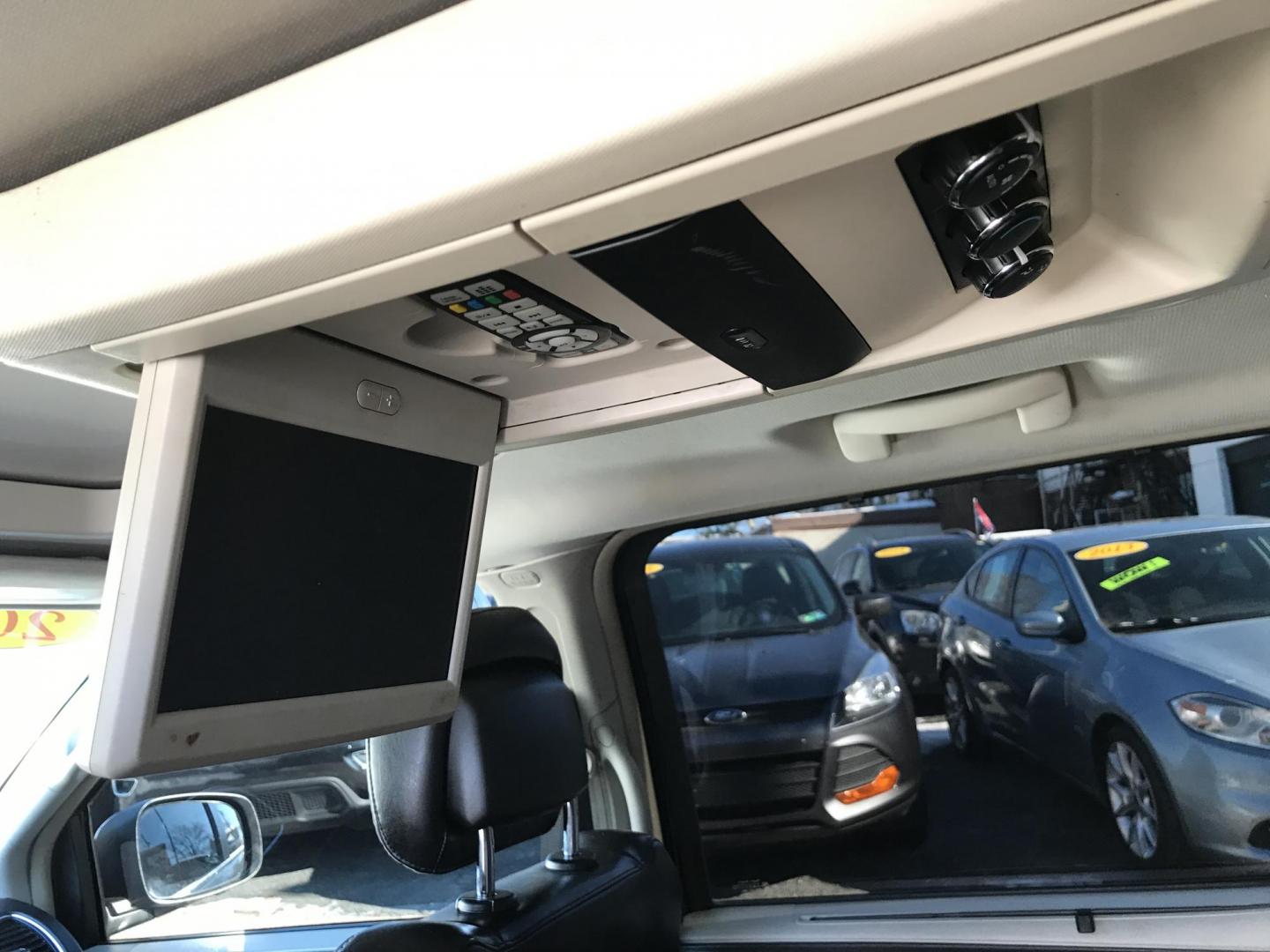 2014 Black /Black Chrysler Town & Country Touring-L (2C4RC1CG6ER) with an 3.6L V6 DOHC 24V engine, 6-Speed Automatic transmission, located at 577 Chester Pike, Prospect Park, PA, 19076, (610) 237-1015, 39.886154, -75.302338 - 2013 Chrysler Town & Country Touring L: DVD player, screen radio, backup camera, stow & go seating, new PA inspection, SUPER CLEAN, runs LIKE NEW! This vehicle comes inspected and has been given a bumper to bumper safety check. It is very clean, reliable, and well maintained. We offer a unique pa - Photo#18