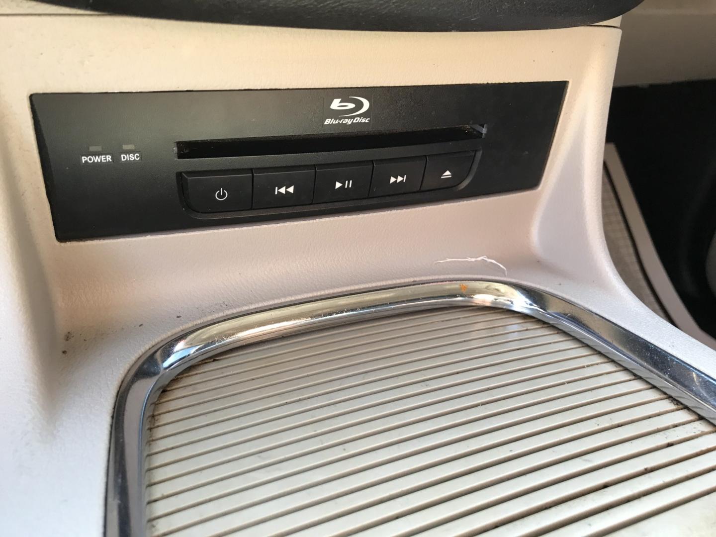 2014 Black /Black Chrysler Town & Country Touring-L (2C4RC1CG6ER) with an 3.6L V6 DOHC 24V engine, 6-Speed Automatic transmission, located at 577 Chester Pike, Prospect Park, PA, 19076, (610) 237-1015, 39.886154, -75.302338 - 2014 Chrysler Town & Country Touring L: DVD player, screen radio, backup camera, stow & go seating, new PA inspection, SUPER CLEAN, runs LIKE NEW! This vehicle comes inspected and has been given a bumper to bumper safety check. It is very clean, reliable, and well maintained. We offer a unique pa- Photo#17