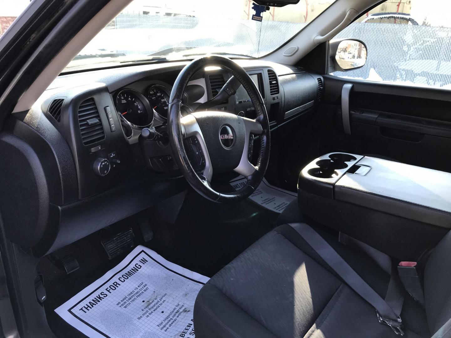 2010 Gray /Gray GMC Sierra 1500 SLE Ext. Cab 4WD (1GTSKVE35AZ) with an 5.3L V8 OHV 16V FFV engine, 4-Speed Automatic transmission, located at 577 Chester Pike, Prospect Park, PA, 19076, (610) 237-1015, 39.886154, -75.302338 - Photo#10