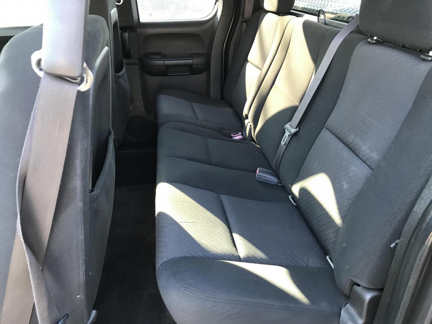 2010 Gray /Gray GMC Sierra 1500 SLE Ext. Cab 4WD (1GTSKVE35AZ) with an 5.3L V8 OHV 16V FFV engine, 4-Speed Automatic transmission, located at 577 Chester Pike, Prospect Park, PA, 19076, (610) 237-1015, 39.886154, -75.302338 - Photo#15