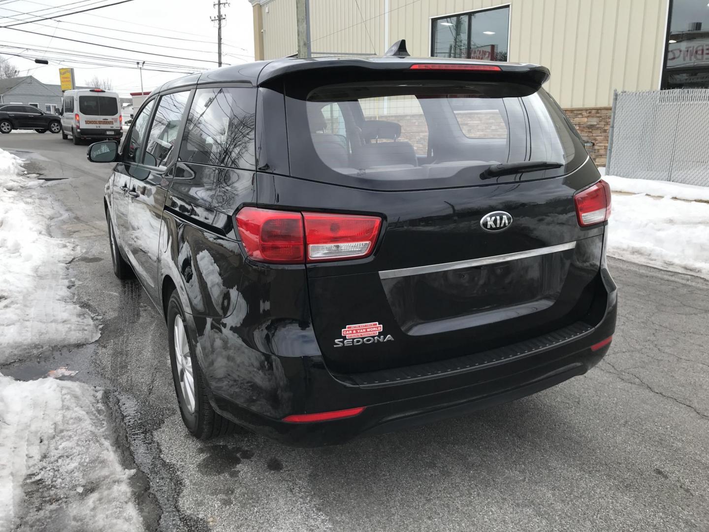 2017 Black /Beige Kia Sedona L (KNDMA5C17H6) with an 3.3L V6 DOHC 24V engine, 6A transmission, located at 577 Chester Pike, Prospect Park, PA, 19076, (610) 237-1015, 39.886154, -75.302338 - 2017 Kia Sedona L: Backup camera, new PA inspection, SUPER CLEAN, runs LIKE NEW! This vehicle comes inspected and has been given a bumper to bumper safety check. It is very clean, reliable, and well maintained. We offer a unique pay plan that is known for being the easiest and fastest financing o - Photo#5
