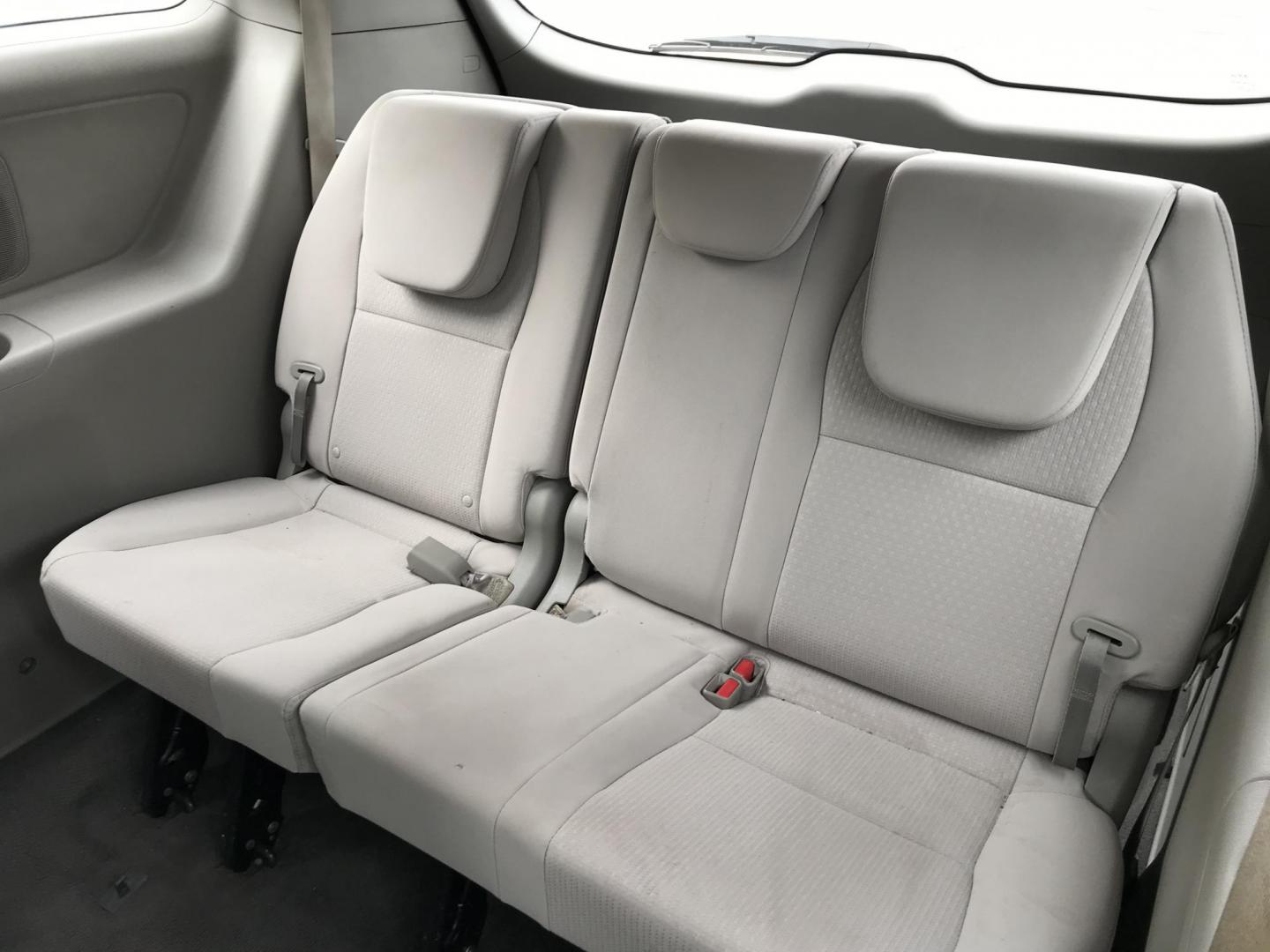 2017 Black /Beige Kia Sedona L (KNDMA5C17H6) with an 3.3L V6 DOHC 24V engine, 6A transmission, located at 577 Chester Pike, Prospect Park, PA, 19076, (610) 237-1015, 39.886154, -75.302338 - 2017 Kia Sedona L: Backup camera, new PA inspection, SUPER CLEAN, runs LIKE NEW! This vehicle comes inspected and has been given a bumper to bumper safety check. It is very clean, reliable, and well maintained. We offer a unique pay plan that is known for being the easiest and fastest financing o - Photo#18