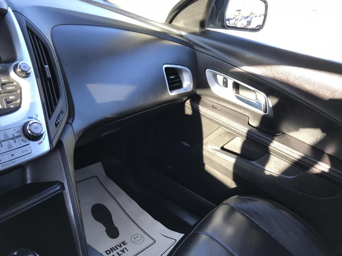 2017 Black /Black Chevrolet Equinox LT (2GNALCEK5H6) with an 2.4L L4 DOHC 16V FFV engine, 6A transmission, located at 577 Chester Pike, Prospect Park, PA, 19076, (610) 237-1015, 39.886154, -75.302338 - 2017 Chevy Equinox LT: Backup camera, sunroof, new PA inspection, SUPER CLEAN, runs LIKE NEW! This vehicle comes inspected and has been given a bumper to bumper safety check. It is very clean, reliable, and well maintained. We offer a unique pay plan that is known for being the easiest and fastes - Photo#16