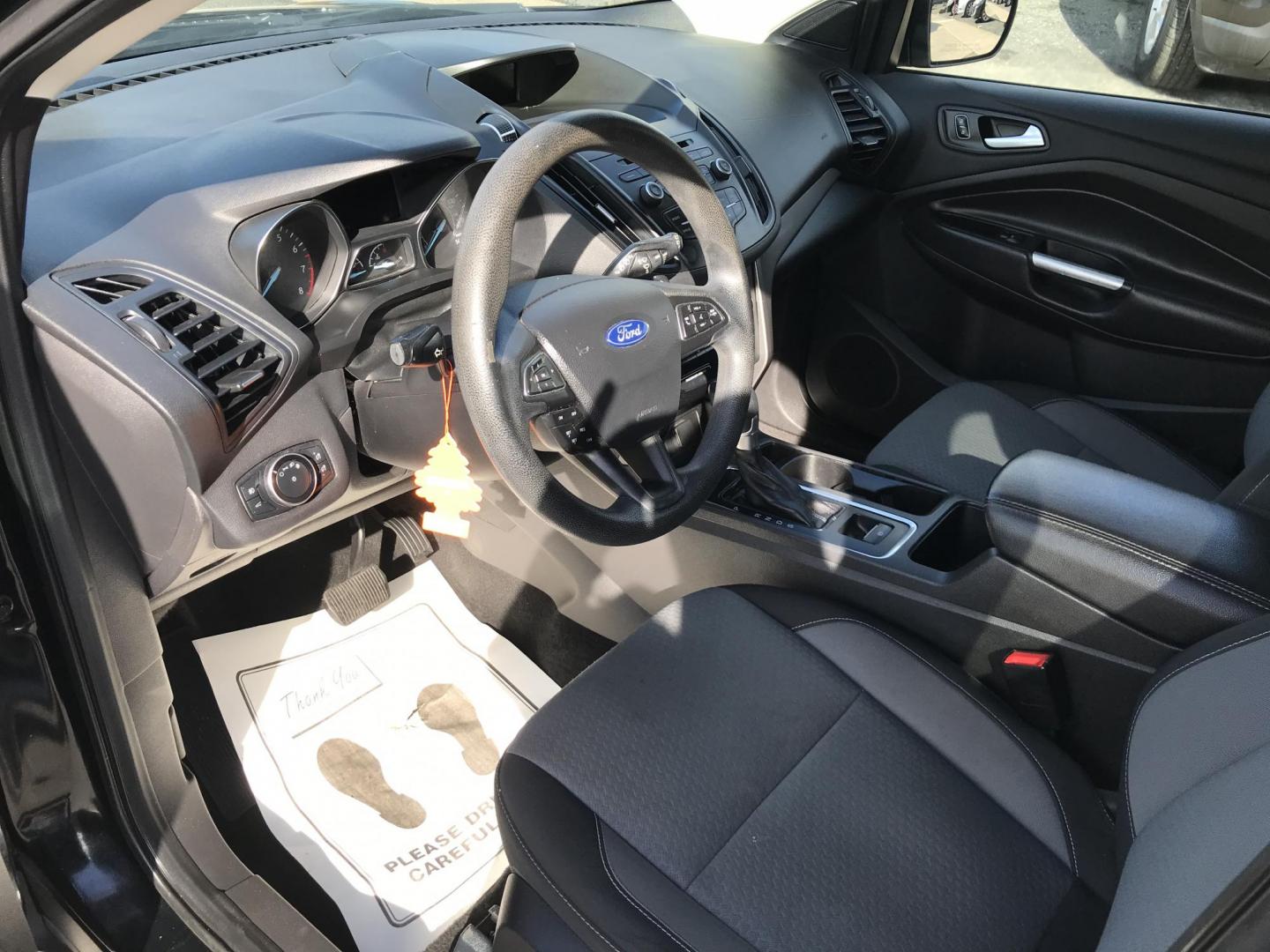 2017 Black /Black Ford Escape SE 4WD (1FMCU9G91HU) with an 2.0L L4 DOHC 16V engine, 6A transmission, located at 577 Chester Pike, Prospect Park, PA, 19076, (610) 237-1015, 39.886154, -75.302338 - 2017 Ford Escape SE: Only 120k miles, 4x4, backup camera, SUPER CLEAN, runs LIKE NEW! This vehicle comes inspected and has been given a bumper to bumper safety check. It is very clean, reliable, and well maintained. We offer a unique pay plan that is known for being the easiest and fastest financ - Photo#7