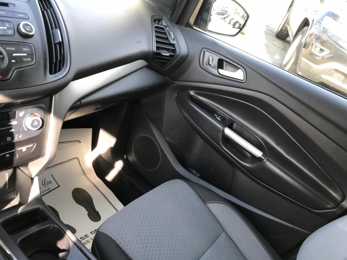 2017 Black /Black Ford Escape SE 4WD (1FMCU9G91HU) with an 2.0L L4 DOHC 16V engine, 6A transmission, located at 577 Chester Pike, Prospect Park, PA, 19076, (610) 237-1015, 39.886154, -75.302338 - 2017 Ford Escape SE: Only 120k miles, 4x4, backup camera, SUPER CLEAN, runs LIKE NEW! This vehicle comes inspected and has been given a bumper to bumper safety check. It is very clean, reliable, and well maintained. We offer a unique pay plan that is known for being the easiest and fastest financ - Photo#14