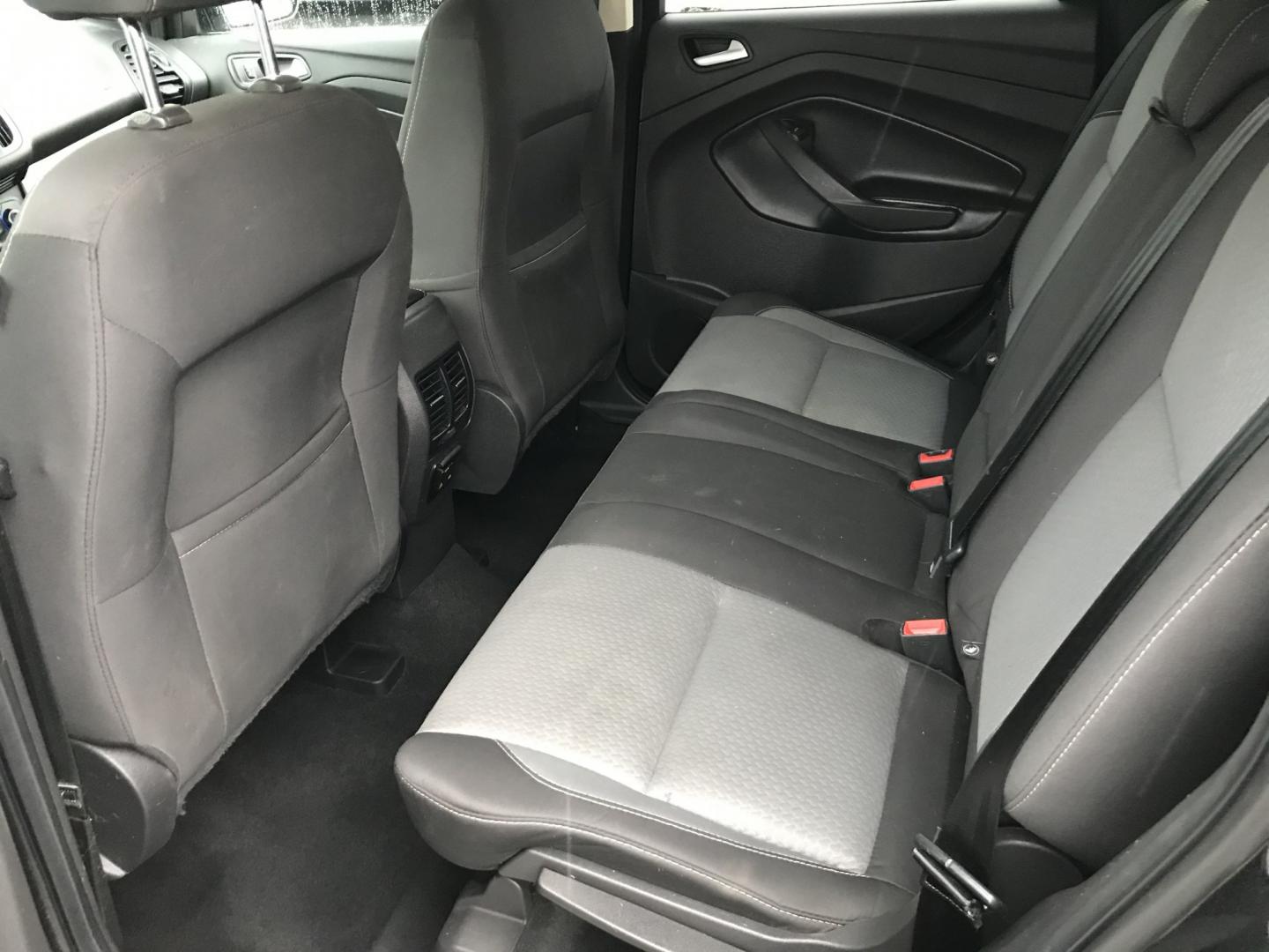 2017 Black /Black Ford Escape SE 4WD (1FMCU9G91HU) with an 2.0L L4 DOHC 16V engine, 6A transmission, located at 577 Chester Pike, Prospect Park, PA, 19076, (610) 237-1015, 39.886154, -75.302338 - 2017 Ford Escape SE: Great on gas, 4x4, backup camera, SUPER CLEAN, runs LIKE NEW! This vehicle comes inspected and has been given a bumper to bumper safety check. It is very clean, reliable, and well maintained. We offer a unique pay plan that is known for being the easiest and fastest financing- Photo#14