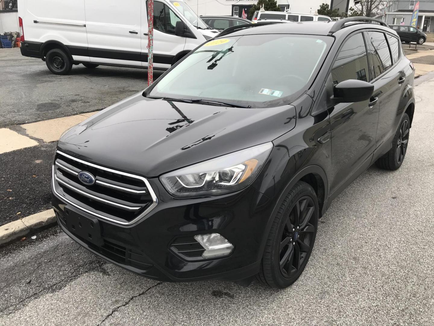 2019 Black /Black Ford Escape SE 4WD (1FMCU9GD9KU) with an 1.5L L4 DOHC 16V engine, 6A transmission, located at 577 Chester Pike, Prospect Park, PA, 19076, (610) 237-1015, 39.886154, -75.302338 - Photo#2