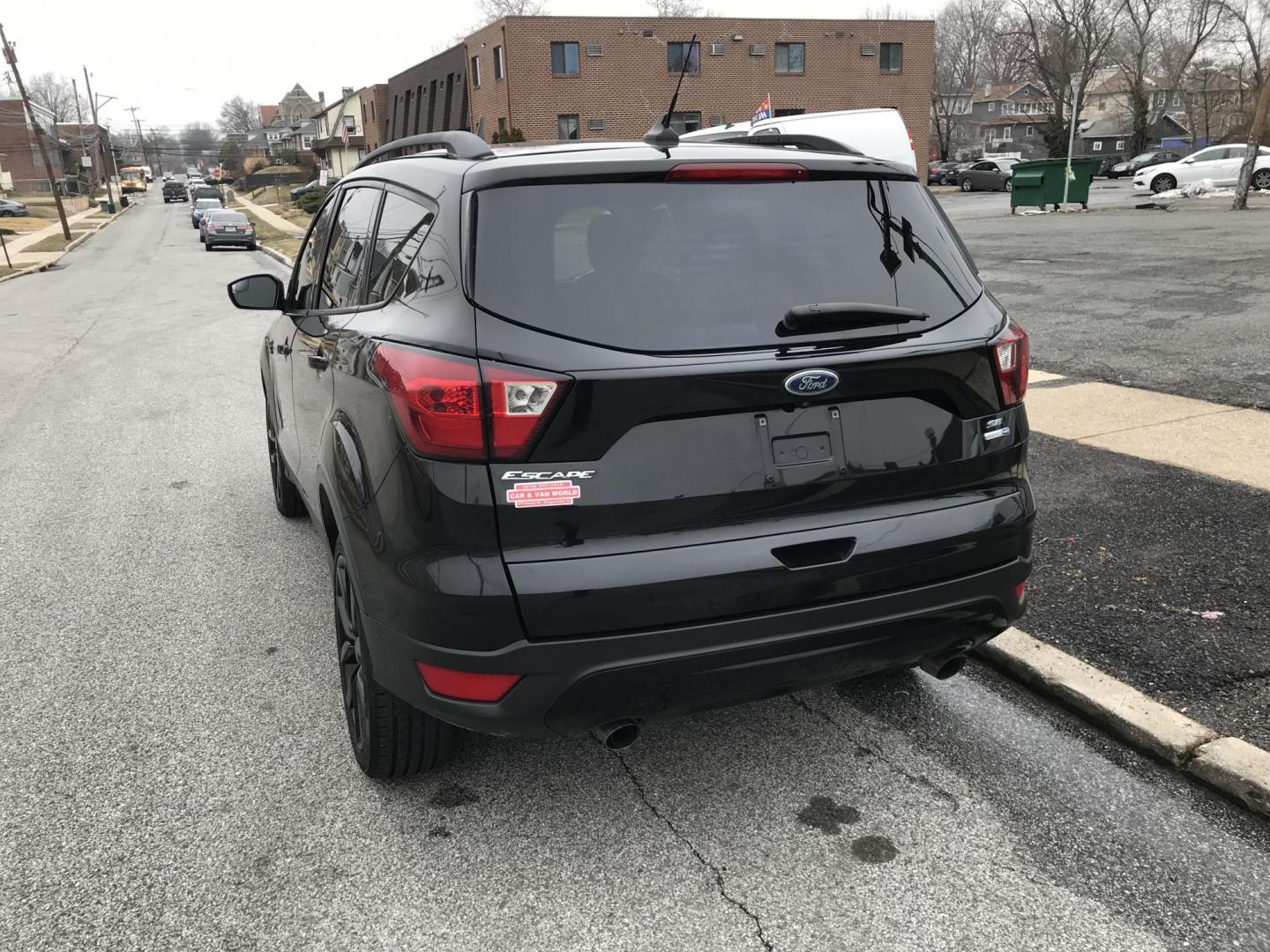 2019 Black /Black Ford Escape SE 4WD (1FMCU9GD9KU) with an 1.5L L4 DOHC 16V engine, 6A transmission, located at 577 Chester Pike, Prospect Park, PA, 19076, (610) 237-1015, 39.886154, -75.302338 - Photo#5