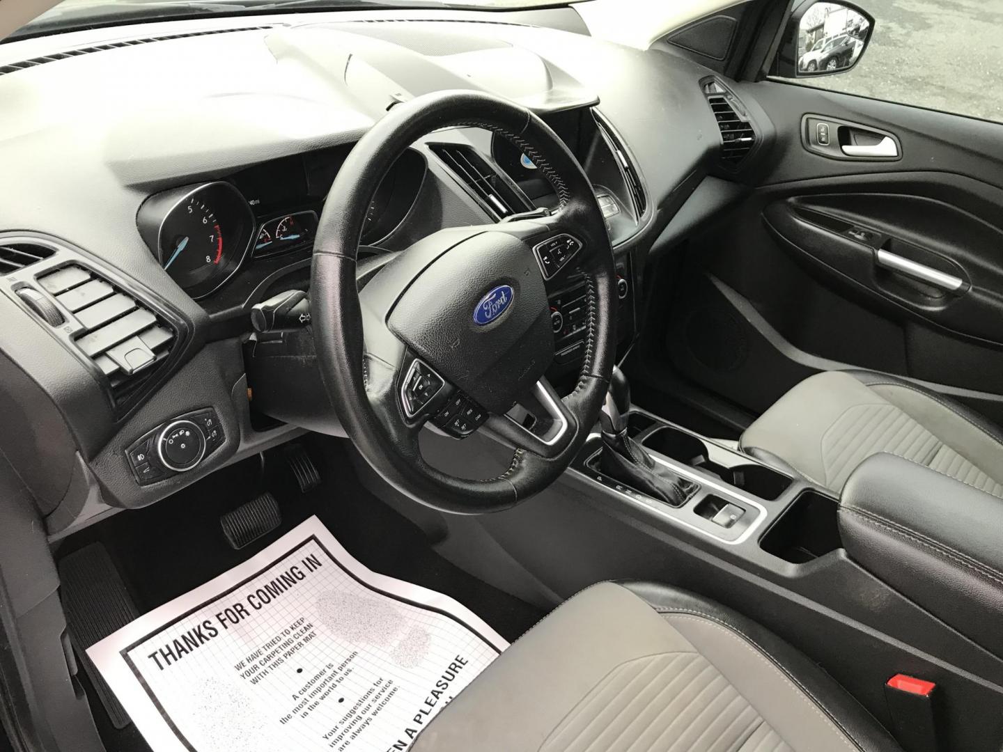 2019 Black /Black Ford Escape SE 4WD (1FMCU9GD9KU) with an 1.5L L4 DOHC 16V engine, 6A transmission, located at 577 Chester Pike, Prospect Park, PA, 19076, (610) 237-1015, 39.886154, -75.302338 - Photo#10