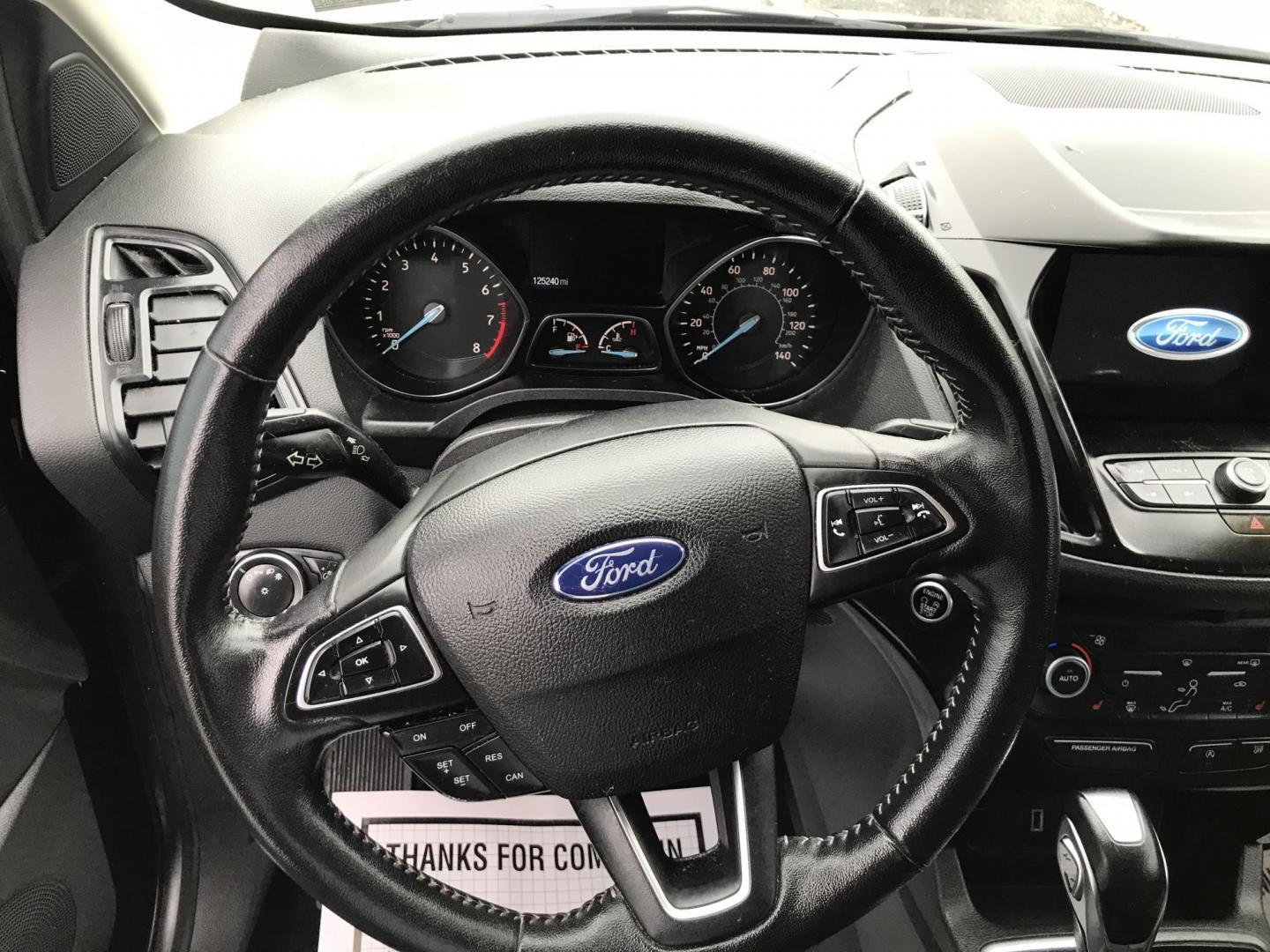 2019 Black /Black Ford Escape SE 4WD (1FMCU9GD9KU) with an 1.5L L4 DOHC 16V engine, 6A transmission, located at 577 Chester Pike, Prospect Park, PA, 19076, (610) 237-1015, 39.886154, -75.302338 - Photo#11
