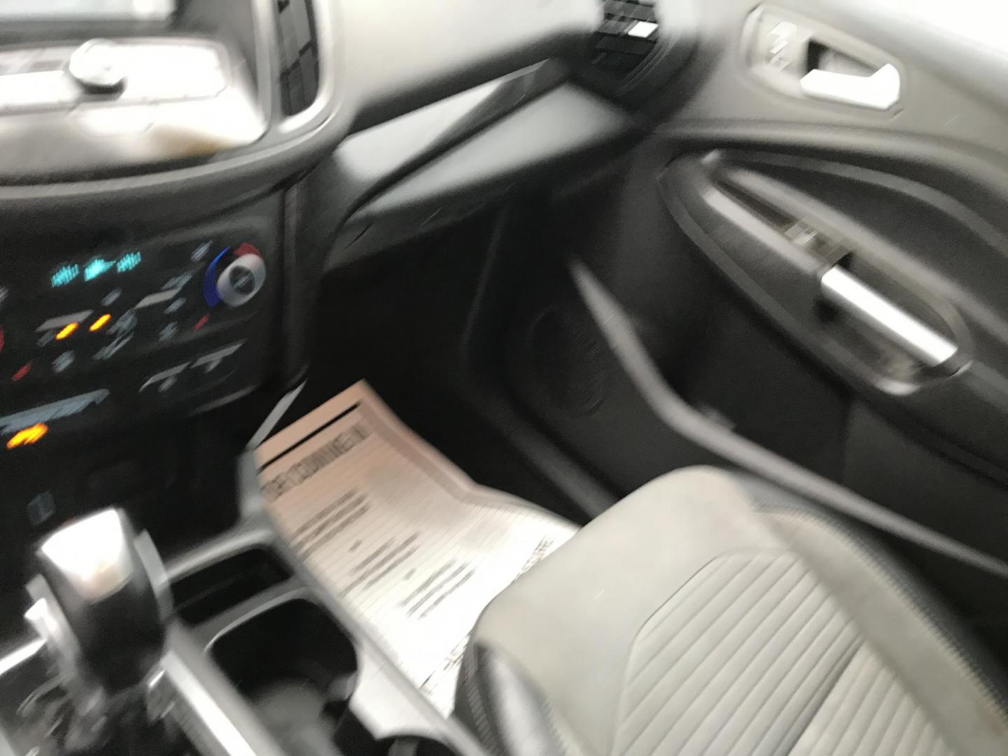 2019 Black /Black Ford Escape SE 4WD (1FMCU9GD9KU) with an 1.5L L4 DOHC 16V engine, 6A transmission, located at 577 Chester Pike, Prospect Park, PA, 19076, (610) 237-1015, 39.886154, -75.302338 - Photo#14