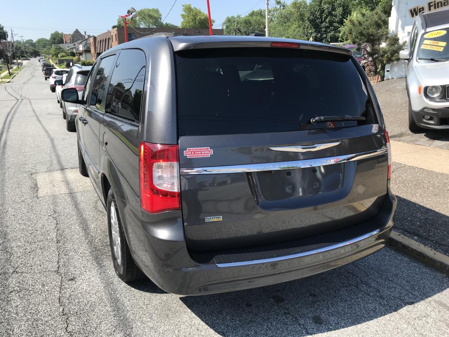 2016 Gray /Black Chrysler Town & Country Touring (2C4RC1BG3GR) with an 3.6L V6 DOHC 24V engine, 6A transmission, located at 577 Chester Pike, Prospect Park, PA, 19076, (610) 237-1015, 39.886154, -75.302338 - 2016 Chrylser Town & Country Touring 105k miles • DVD Player Example Financing: • $3,500 Down • $100 Weekly • $200 Bi-Weekly We finance our own vehicles. We do not obtain or review traditional consumer credit reports. Financing decisions are based on verified income, ability to repay,- Photo#5