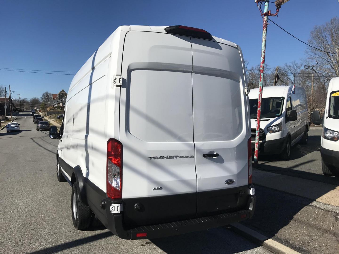 2020 White /Gray Ford Transit 350 (1FTBF4U85LK) with an 3.5 V6 engine, Automatic transmission, located at 577 Chester Pike, Prospect Park, PA, 19076, (610) 237-1015, 39.886154, -75.302338 - Photo#5
