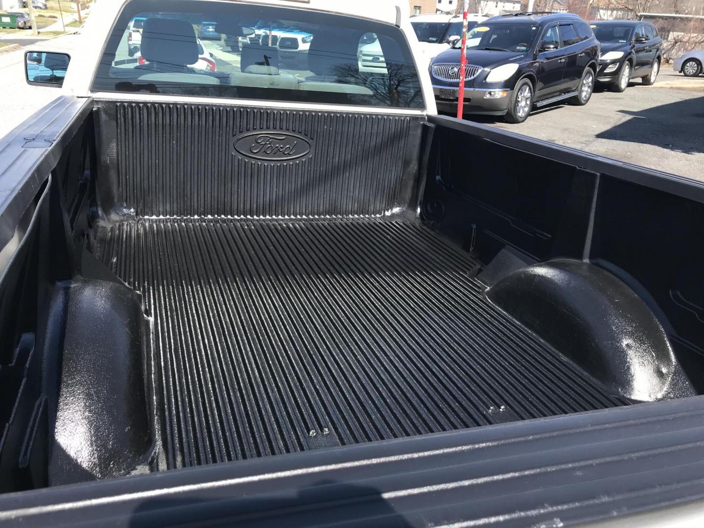 2013 White /Gray Ford F-150 XLT 8-ft. Bed 2WD (1FTMF1CMXDK) with an 3.7L V6 DOHC 24V engine, 6-Speed Automatic transmission, located at 577 Chester Pike, Prospect Park, PA, 19076, (610) 237-1015, 39.886154, -75.302338 - 2013 Ford F150: Only 129k miles, 8 Foot Long Bed, new PA inspection, bed liner, SUPER CLEAN, FLEET MAINTAINED! This vehicle comes inspected and has been given a bumper to bumper safety check. It is very clean, reliable, and well maintained. We offer a unique pay plan that is known for being the e - Photo#6