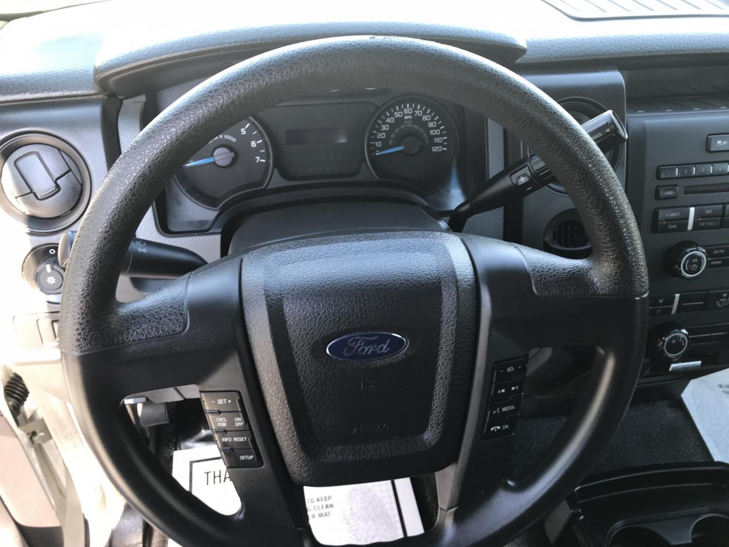 2013 White /Gray Ford F-150 XLT 8-ft. Bed 2WD (1FTMF1CMXDK) with an 3.7L V6 DOHC 24V engine, 6-Speed Automatic transmission, located at 577 Chester Pike, Prospect Park, PA, 19076, (610) 237-1015, 39.886154, -75.302338 - 2013 Ford F150: Only 129k miles, 8 Foot Long Bed, new PA inspection, bed liner, SUPER CLEAN, FLEET MAINTAINED! This vehicle comes inspected and has been given a bumper to bumper safety check. It is very clean, reliable, and well maintained. We offer a unique pay plan that is known for being the e - Photo#11