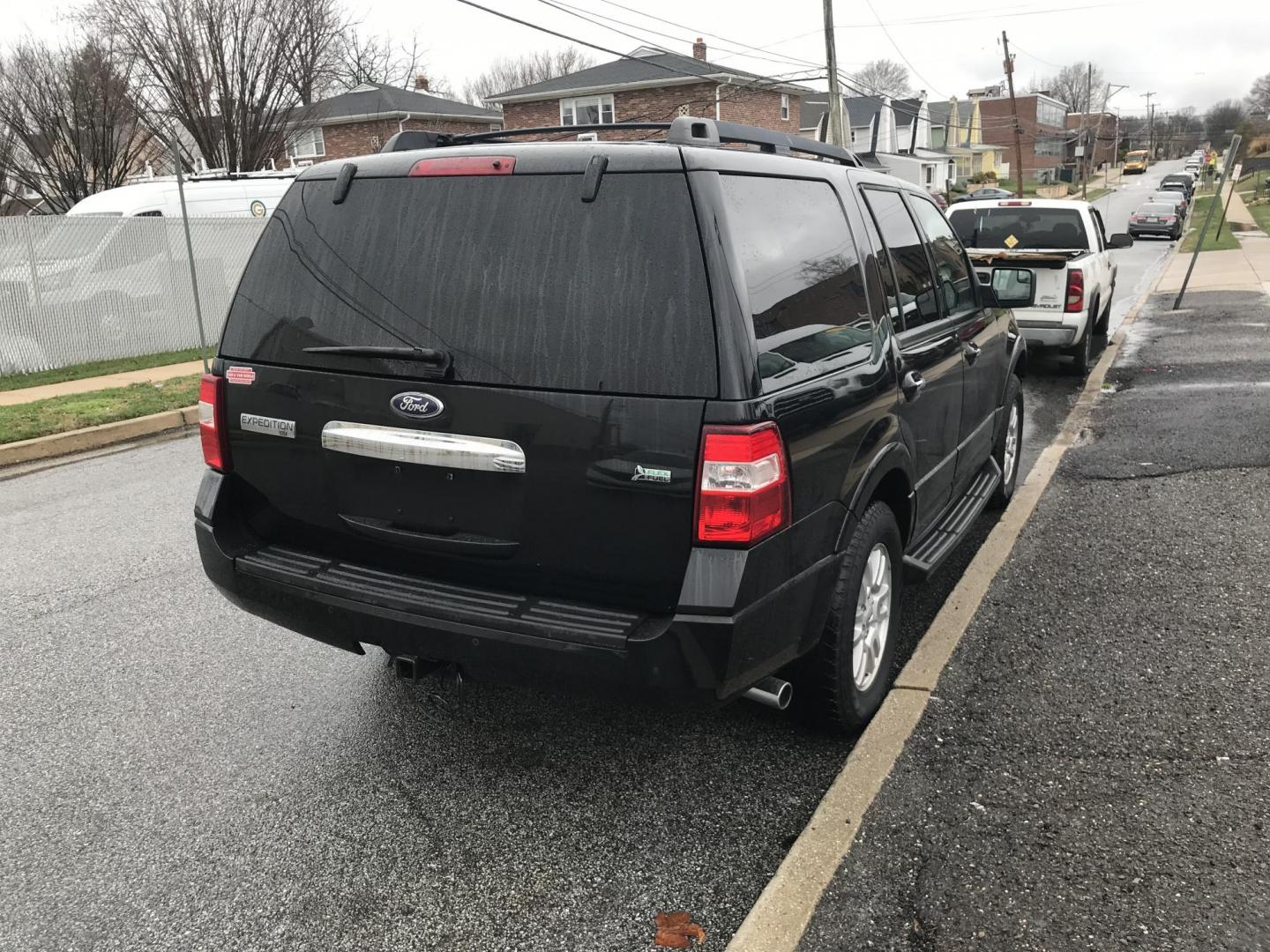 2014 Black /Beige Ford Expedition XLT 4WD (1FMJU1J53EE) with an 5.4L V8 SOHC 16V FFV engine, 6-Speed Automatic transmission, located at 577 Chester Pike, Prospect Park, PA, 19076, (610) 237-1015, 39.886154, -75.302338 - 2014 Ford Expedition XLT: 3rd row seating, 4x4, sunroof, new PA inspection, SUPER CLEAN, runs LIKE NEW! This vehicle comes inspected and has been given a bumper to bumper safety check. It is very clean, reliable, and well maintained. We offer a unique pay plan that is known for being the easiest - Photo#4