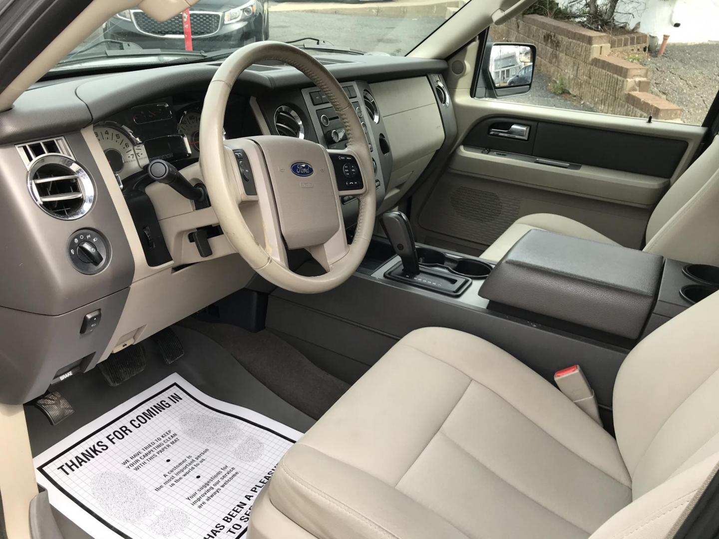 2014 Gray /Beige Ford Expedition XLT 4WD (1FMJU1J52EE) with an 5.4L V8 SOHC 16V FFV engine, 6-Speed Automatic transmission, located at 577 Chester Pike, Prospect Park, PA, 19076, (610) 237-1015, 39.886154, -75.302338 - Photo#8