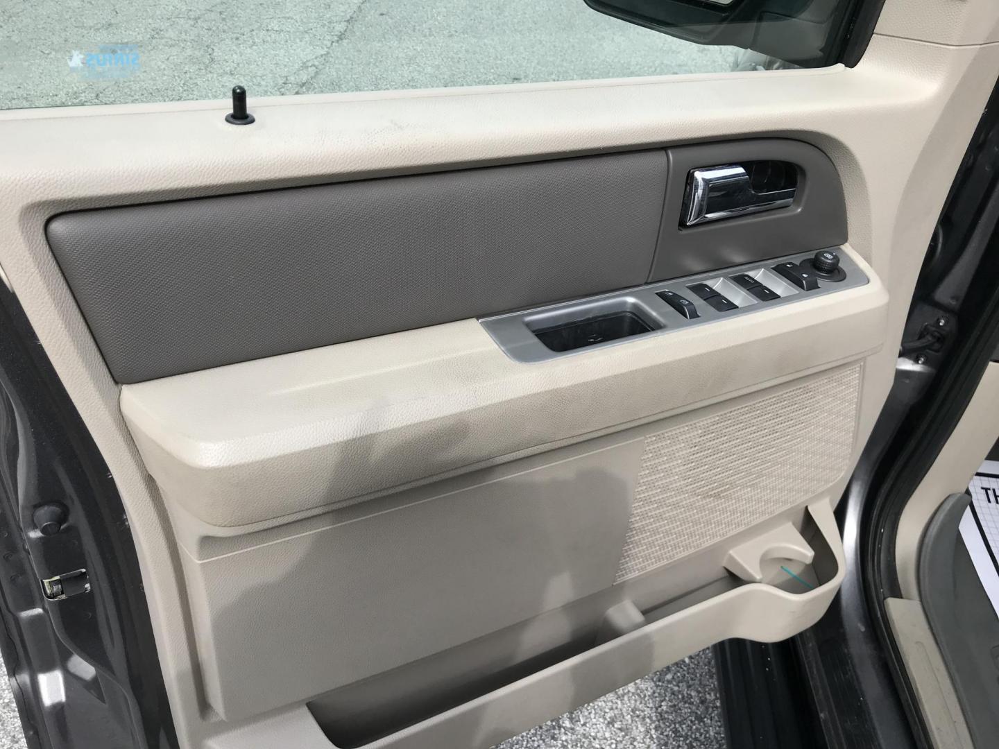 2014 Gray /Beige Ford Expedition XLT 4WD (1FMJU1J52EE) with an 5.4L V8 SOHC 16V FFV engine, 6-Speed Automatic transmission, located at 577 Chester Pike, Prospect Park, PA, 19076, (610) 237-1015, 39.886154, -75.302338 - Photo#9