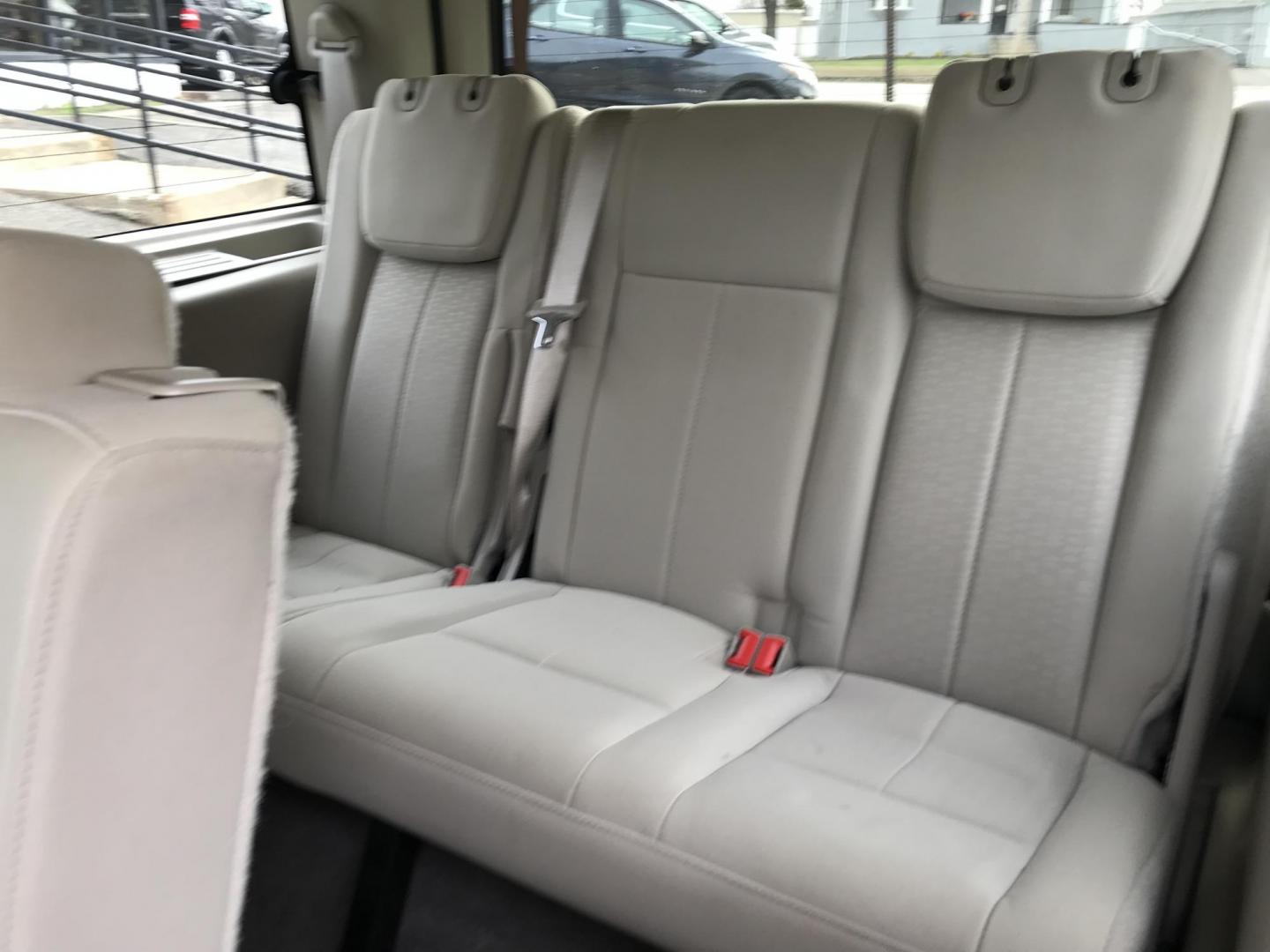 2014 Gray /Beige Ford Expedition XLT 4WD (1FMJU1J52EE) with an 5.4L V8 SOHC 16V FFV engine, 6-Speed Automatic transmission, located at 577 Chester Pike, Prospect Park, PA, 19076, (610) 237-1015, 39.886154, -75.302338 - Photo#17