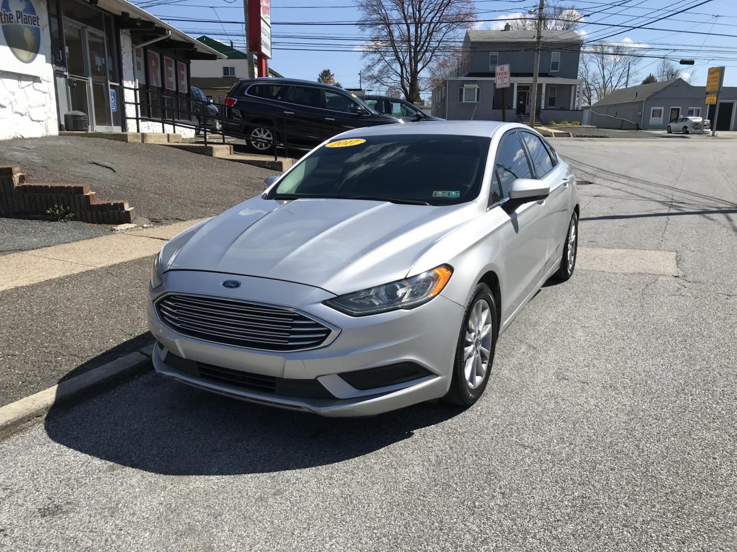 2017 Silver /Gray Ford Fusion SE (3FA6P0H75HR) with an 2.5L L4 DOHC 16V engine, 6A transmission, located at 577 Chester Pike, Prospect Park, PA, 19076, (610) 237-1015, 39.886154, -75.302338 - 2017 Ford Fusion SE: Backup camera, new PA inspection, great on gas, runs LIKE NEW! This vehicle comes inspected and has been given a bumper to bumper safety check. It is very clean, reliable, and well maintained. We offer a unique pay plan that is known for being the easiest and fastest financin - Photo#2