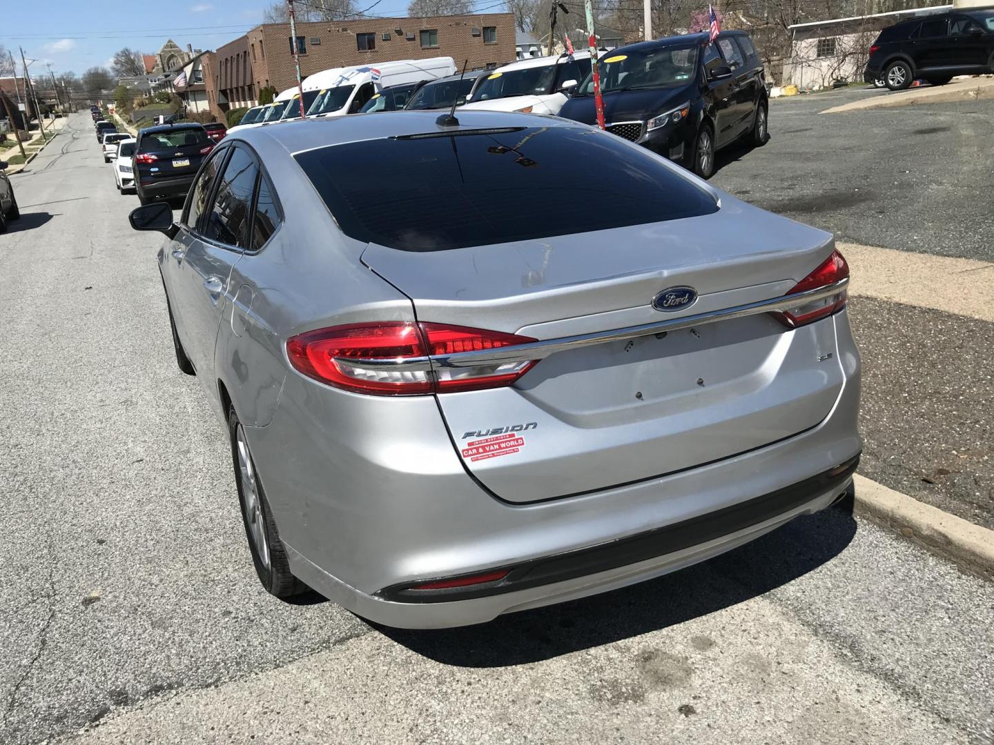 2017 Silver /Gray Ford Fusion SE (3FA6P0H75HR) with an 2.5L L4 DOHC 16V engine, 6A transmission, located at 577 Chester Pike, Prospect Park, PA, 19076, (610) 237-1015, 39.886154, -75.302338 - 2017 Ford Fusion SE: Backup camera, new PA inspection, great on gas, runs LIKE NEW! This vehicle comes inspected and has been given a bumper to bumper safety check. It is very clean, reliable, and well maintained. We offer a unique pay plan that is known for being the easiest and fastest financin - Photo#5