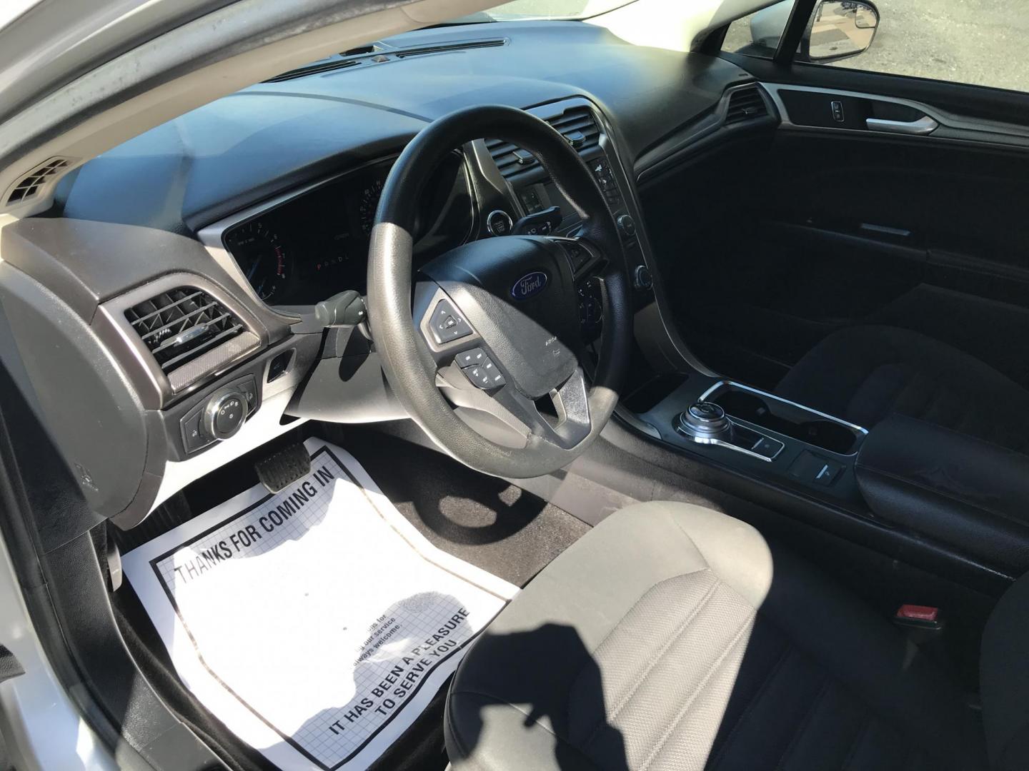 2017 Silver /Gray Ford Fusion SE (3FA6P0H75HR) with an 2.5L L4 DOHC 16V engine, 6A transmission, located at 577 Chester Pike, Prospect Park, PA, 19076, (610) 237-1015, 39.886154, -75.302338 - 2017 Ford Fusion SE: Backup camera, new PA inspection, great on gas, runs LIKE NEW! This vehicle comes inspected and has been given a bumper to bumper safety check. It is very clean, reliable, and well maintained. We offer a unique pay plan that is known for being the easiest and fastest financin - Photo#10