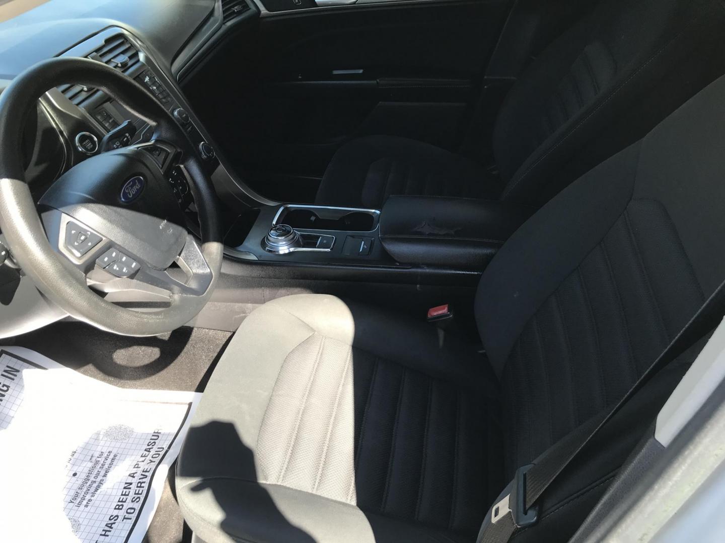 2017 Silver /Gray Ford Fusion SE (3FA6P0H75HR) with an 2.5L L4 DOHC 16V engine, 6A transmission, located at 577 Chester Pike, Prospect Park, PA, 19076, (610) 237-1015, 39.886154, -75.302338 - 2017 Ford Fusion SE: Backup camera, new PA inspection, great on gas, runs LIKE NEW! This vehicle comes inspected and has been given a bumper to bumper safety check. It is very clean, reliable, and well maintained. We offer a unique pay plan that is known for being the easiest and fastest financin - Photo#9