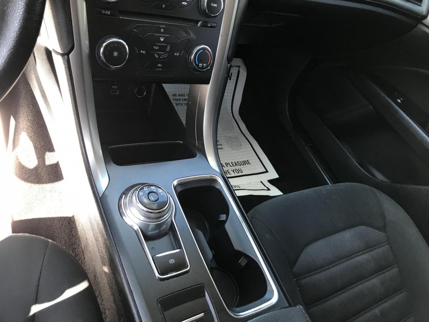 2017 Silver /Gray Ford Fusion SE (3FA6P0H75HR) with an 2.5L L4 DOHC 16V engine, 6A transmission, located at 577 Chester Pike, Prospect Park, PA, 19076, (610) 237-1015, 39.886154, -75.302338 - 2017 Ford Fusion SE: Backup camera, new PA inspection, great on gas, runs LIKE NEW! This vehicle comes inspected and has been given a bumper to bumper safety check. It is very clean, reliable, and well maintained. We offer a unique pay plan that is known for being the easiest and fastest financin - Photo#13